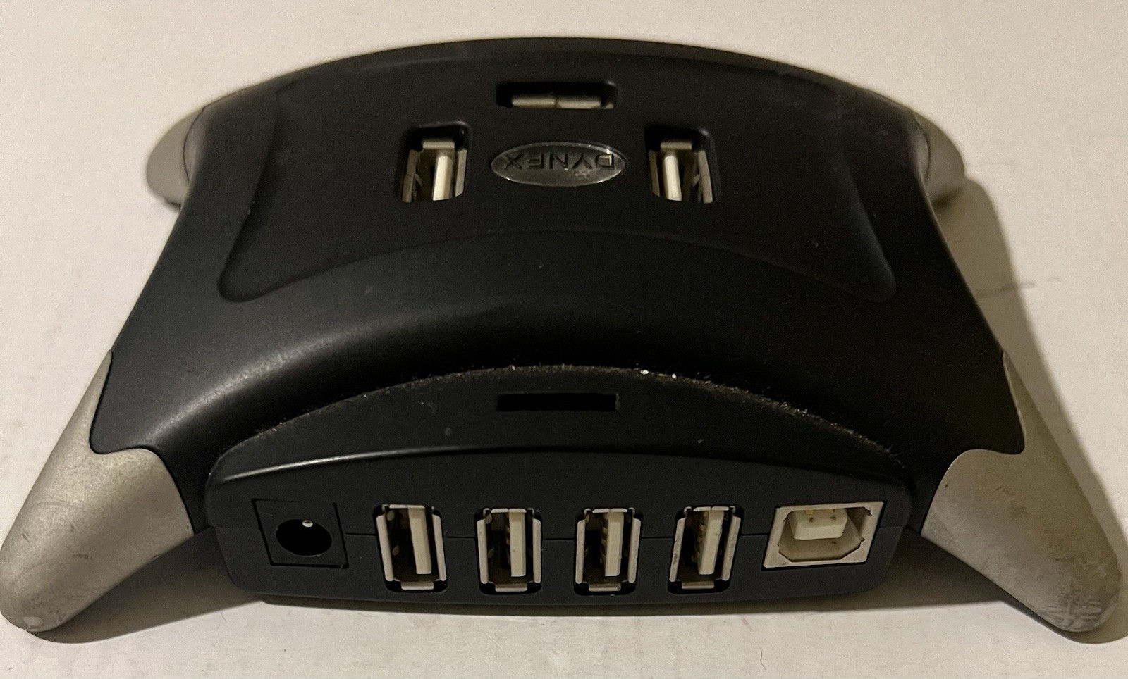 Dynex DX-7P2H 7PORT USB 2.0 -7 Port Hub 