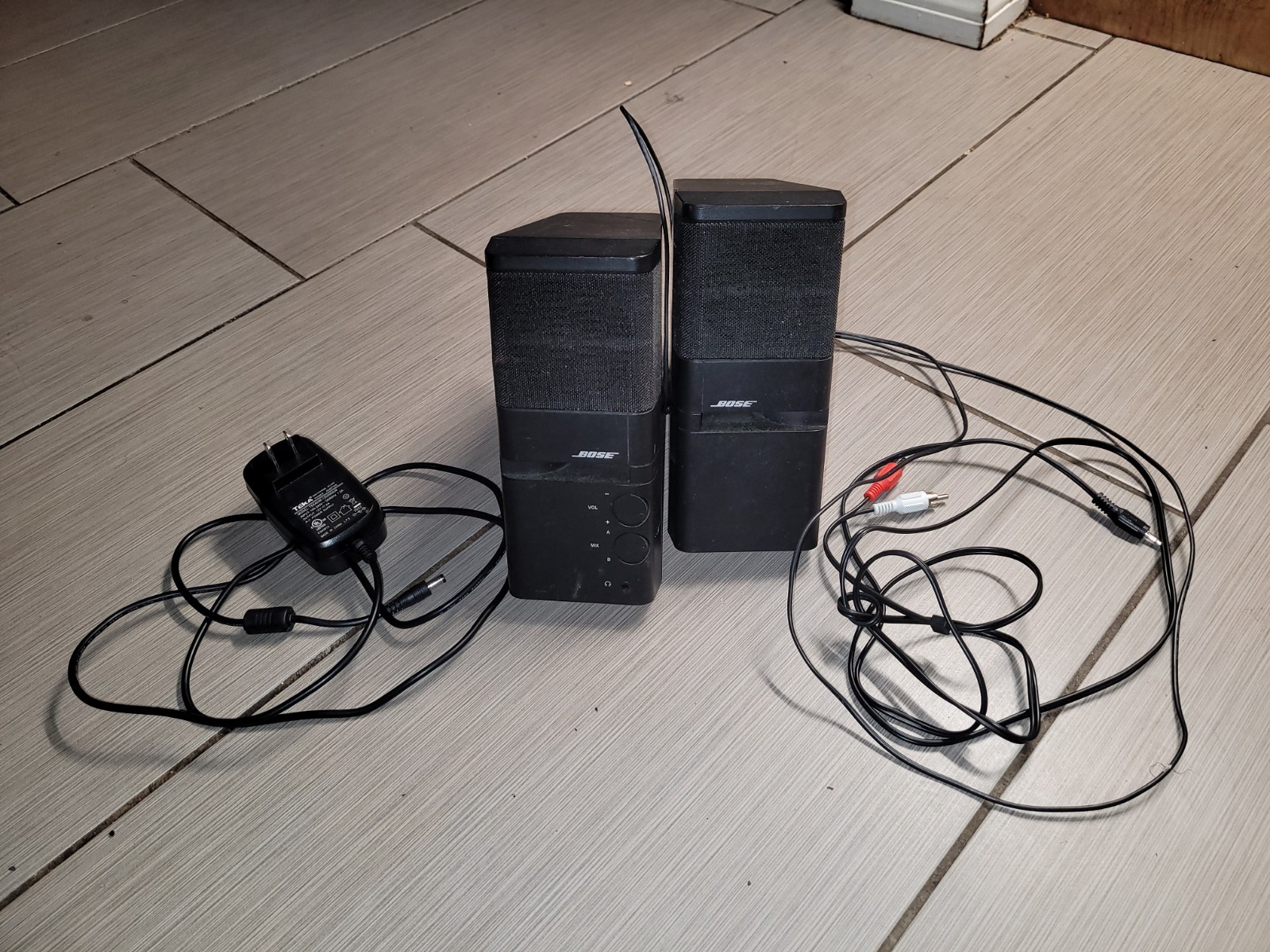 BOSE MediaMate Computer Speakers Personal Stereo Pair Black used