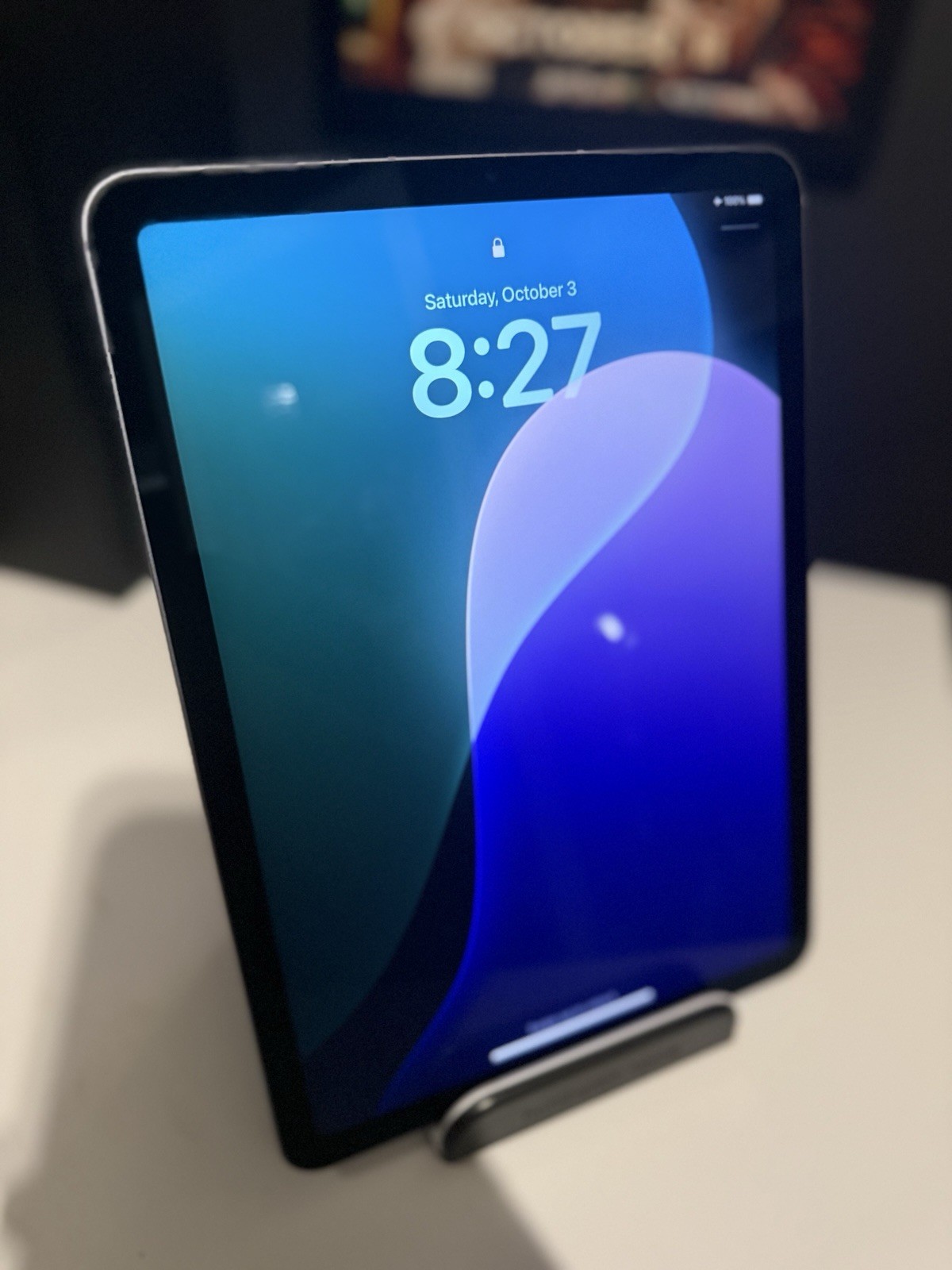 Apple iPad Air 5th Gen 10.9" 64GB PURPLE (WiFi or Cellular) - Very Good