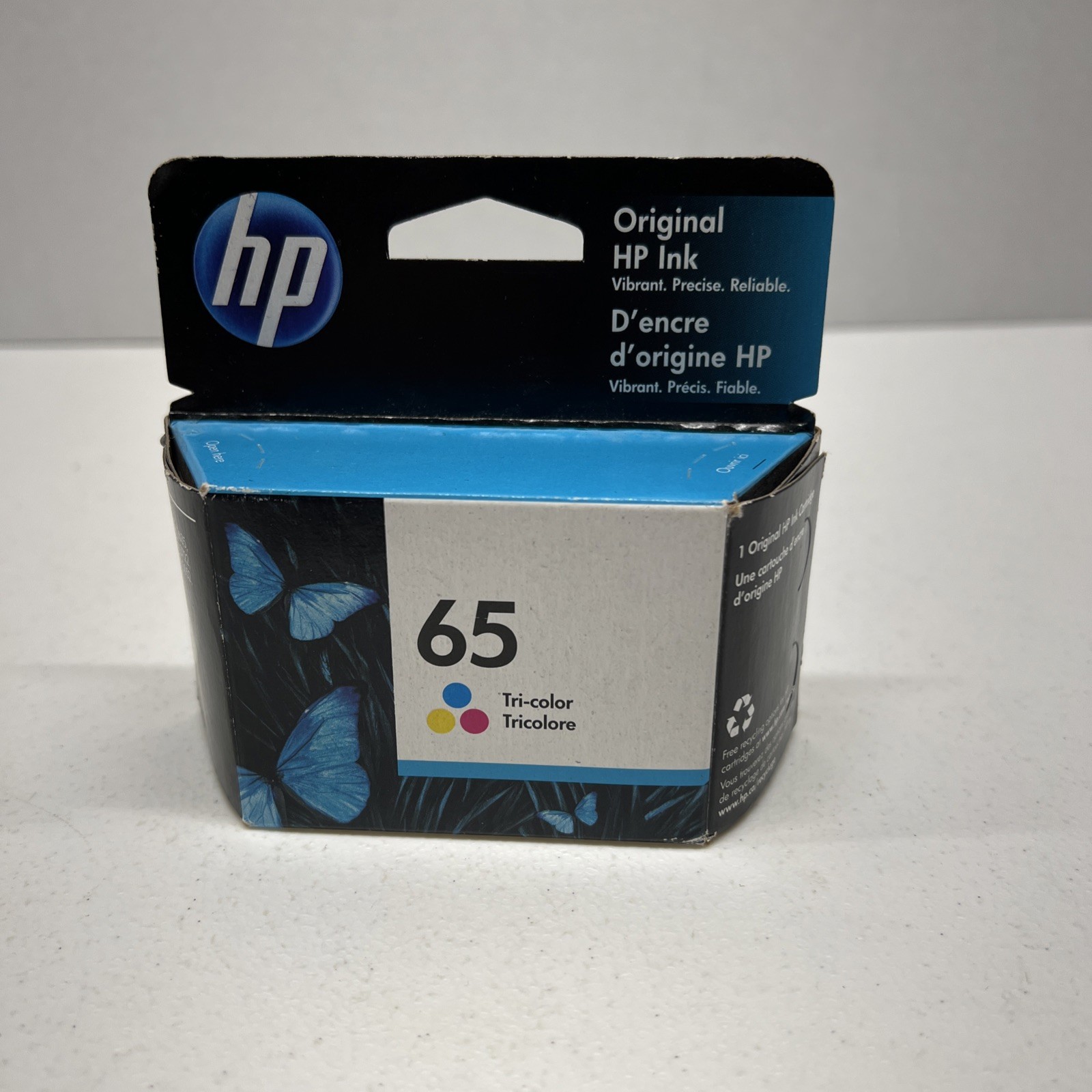 HP 65 tri-color Ink Cartridge - Expired 06/2020