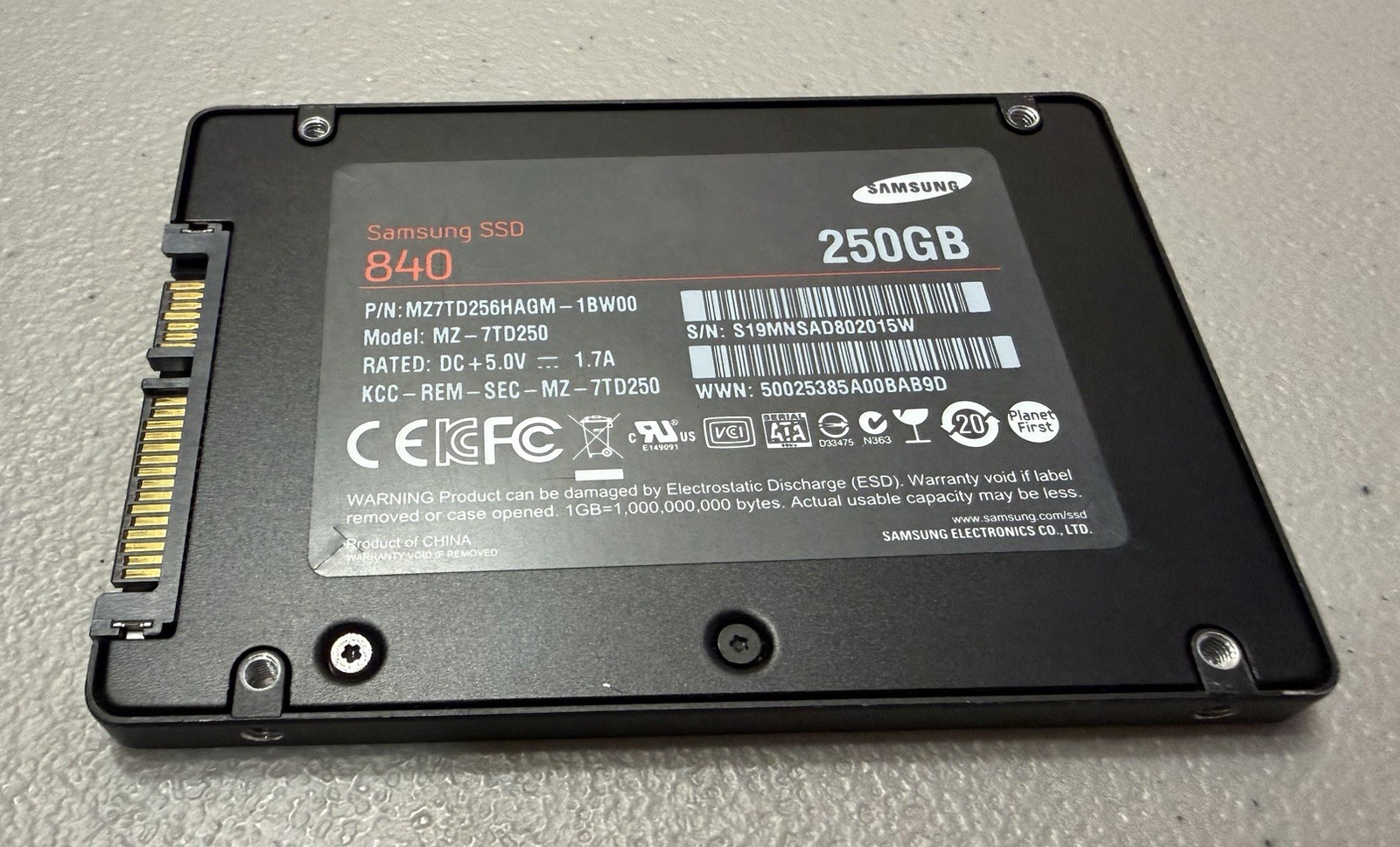Samsung 840 250GB SSD - SATA III 2.5" Solid State Drive -  (MZ-7TD250) 72%