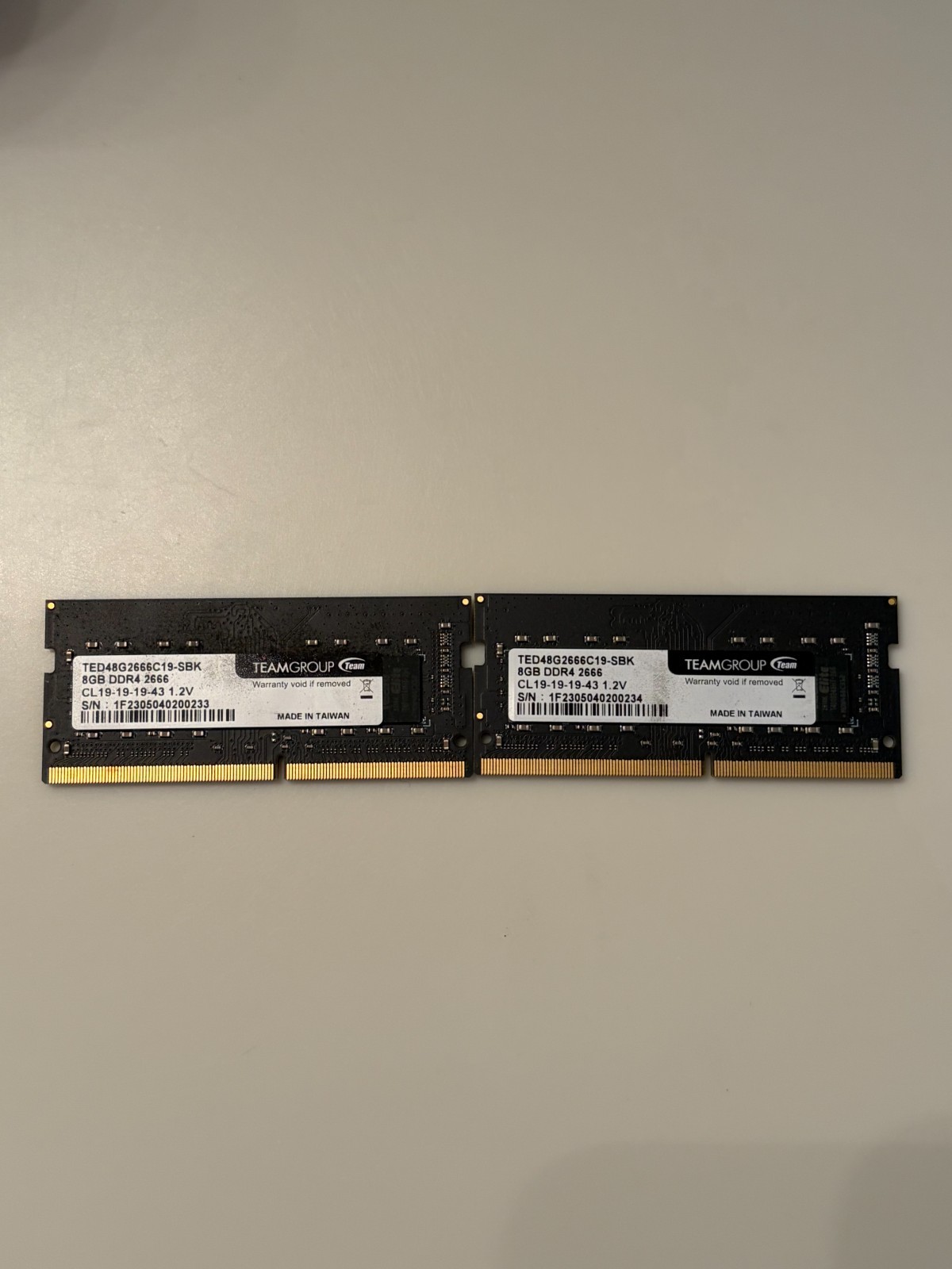TEAMGROUP 16GB (2x8GB) DDR4 PC4-21300 2666MHZ CL19 1.2V SODIMM TED48G2666C19-SBK