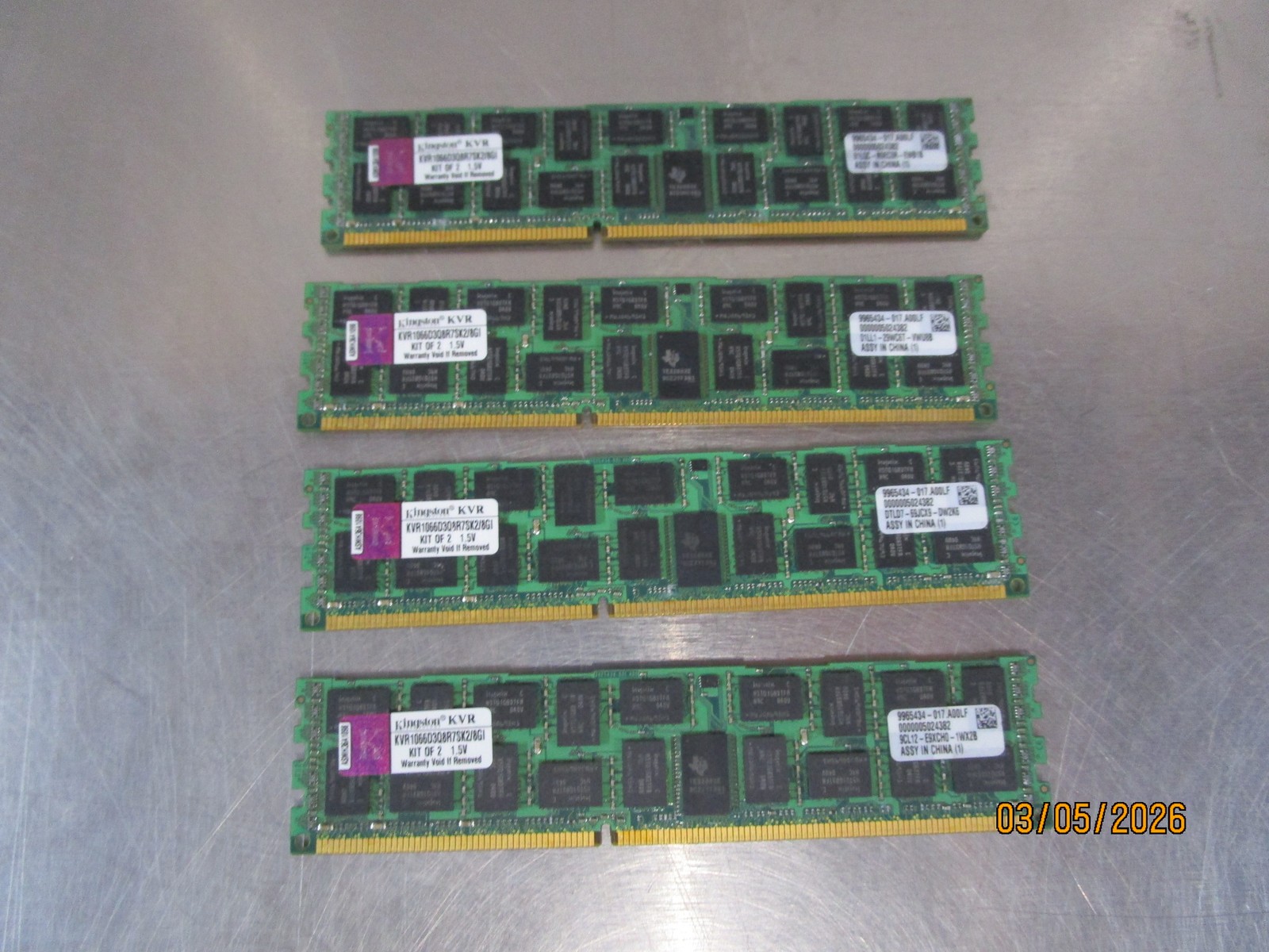 4 Kingston KVR 1066 D3Q8R7SK2/8GI
