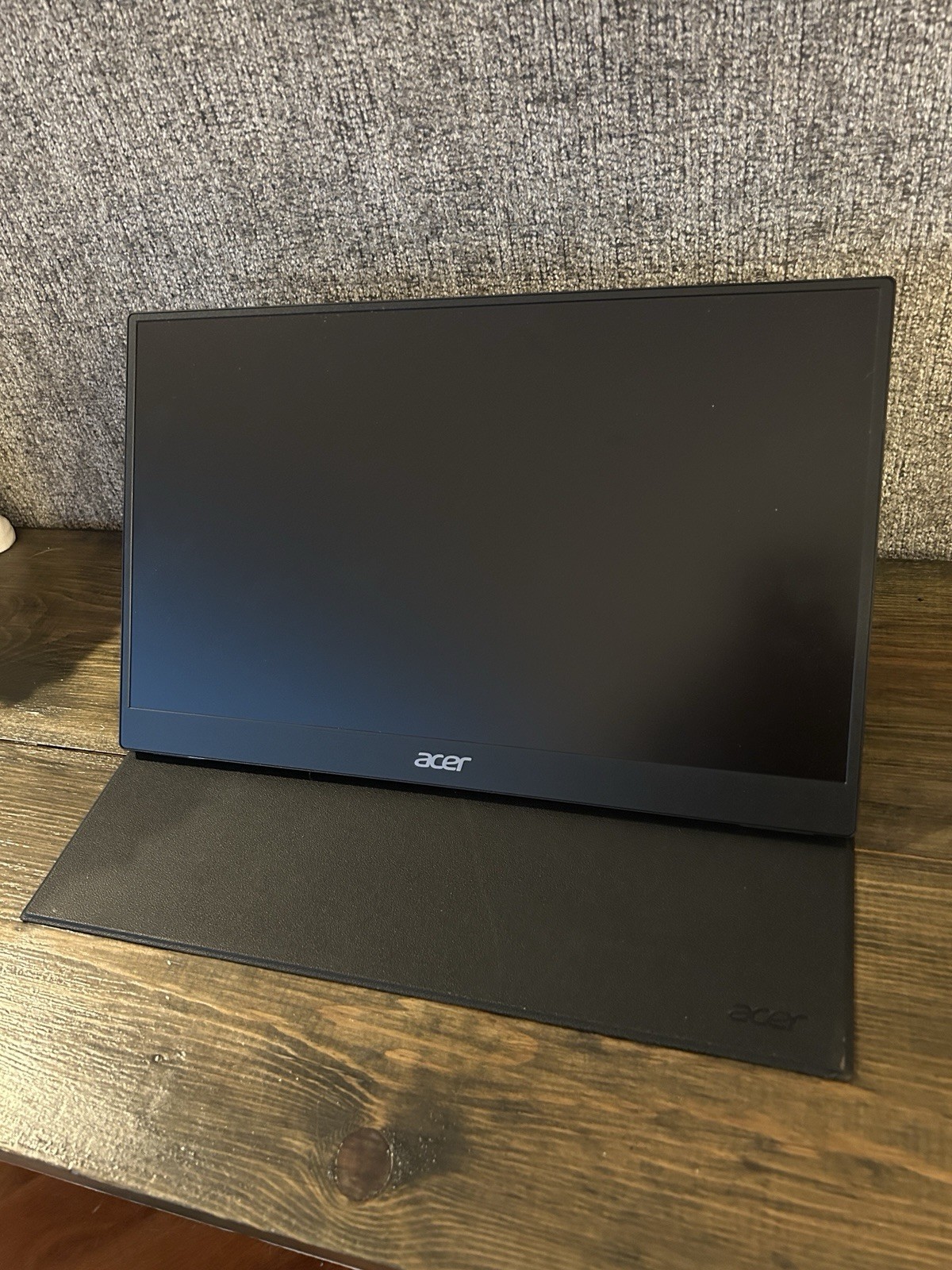 Acer 15.6" IPS FHD Portable Monitor (USB-C, micro USB, mini HDMI), Black w/ Case