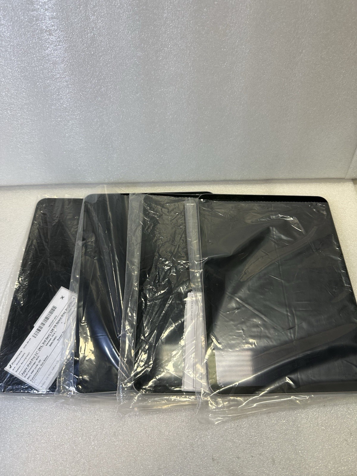 LOT Of 16 iPads ; Pro 11” 2nd-3rd; 12.9” 3rd-5th Gen iPads; Mixed Colors and GB.
