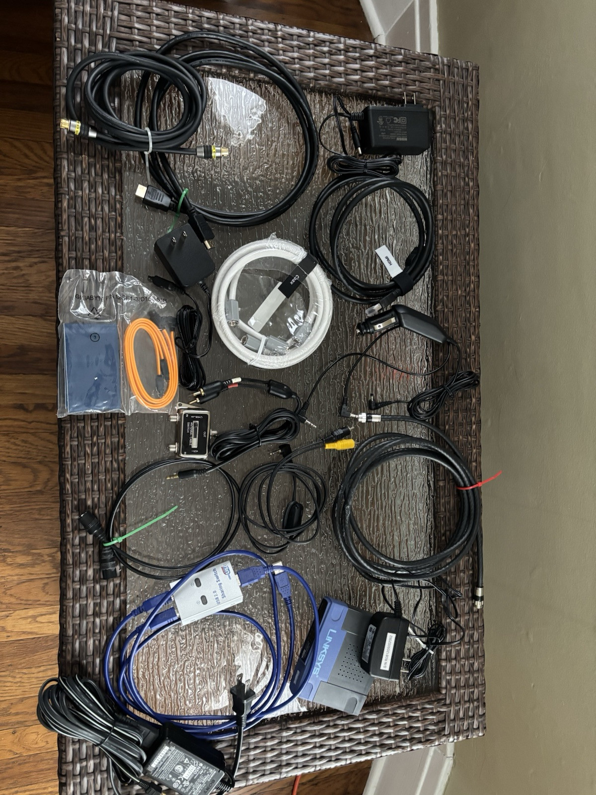 Lot of 26 Miscellaneous Computer power, phone and video Cables