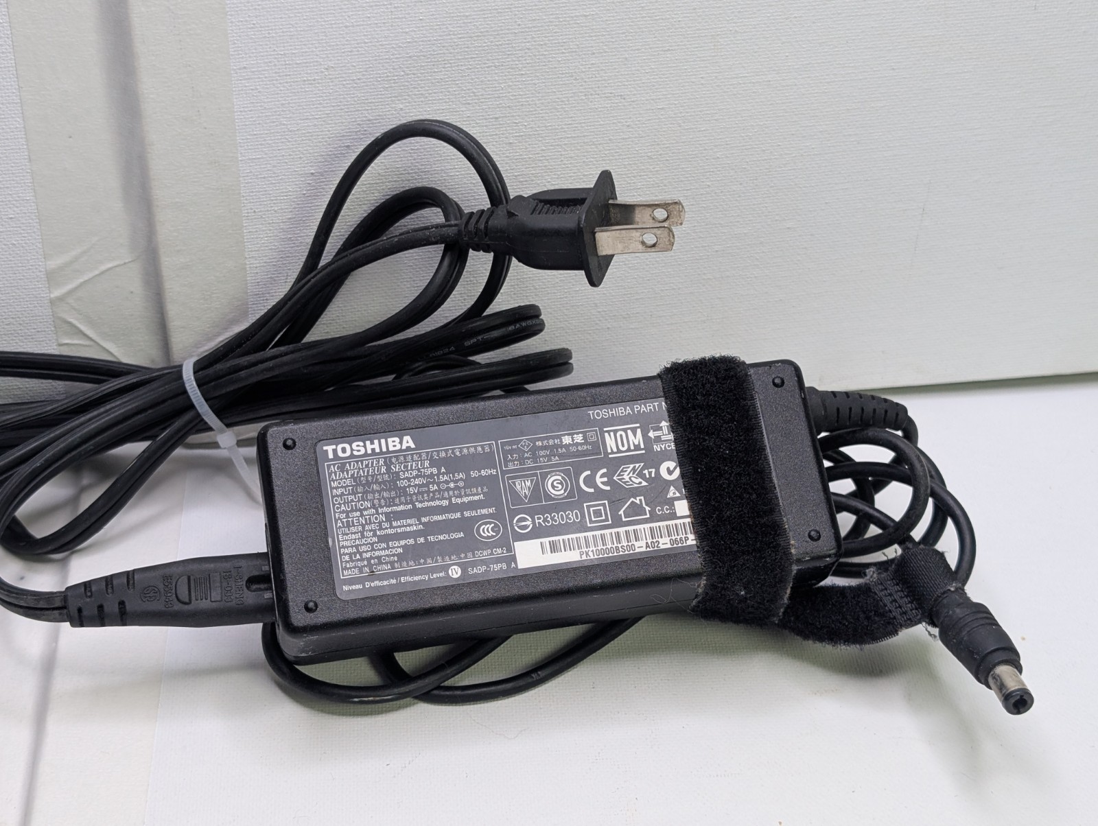 Genuine Toshiba SADP-75PB A AC Adapter15V 5A 75W Laptop Charger w/ Power Cord