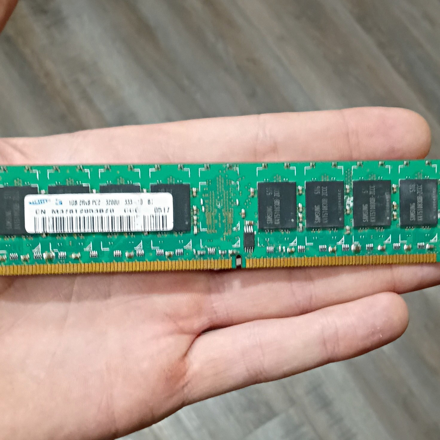 Samsung DDR2 DIMM RAM 1GB PC2-3200U-333 240-Pin Unbuffered M378T2953BZ0-CCC