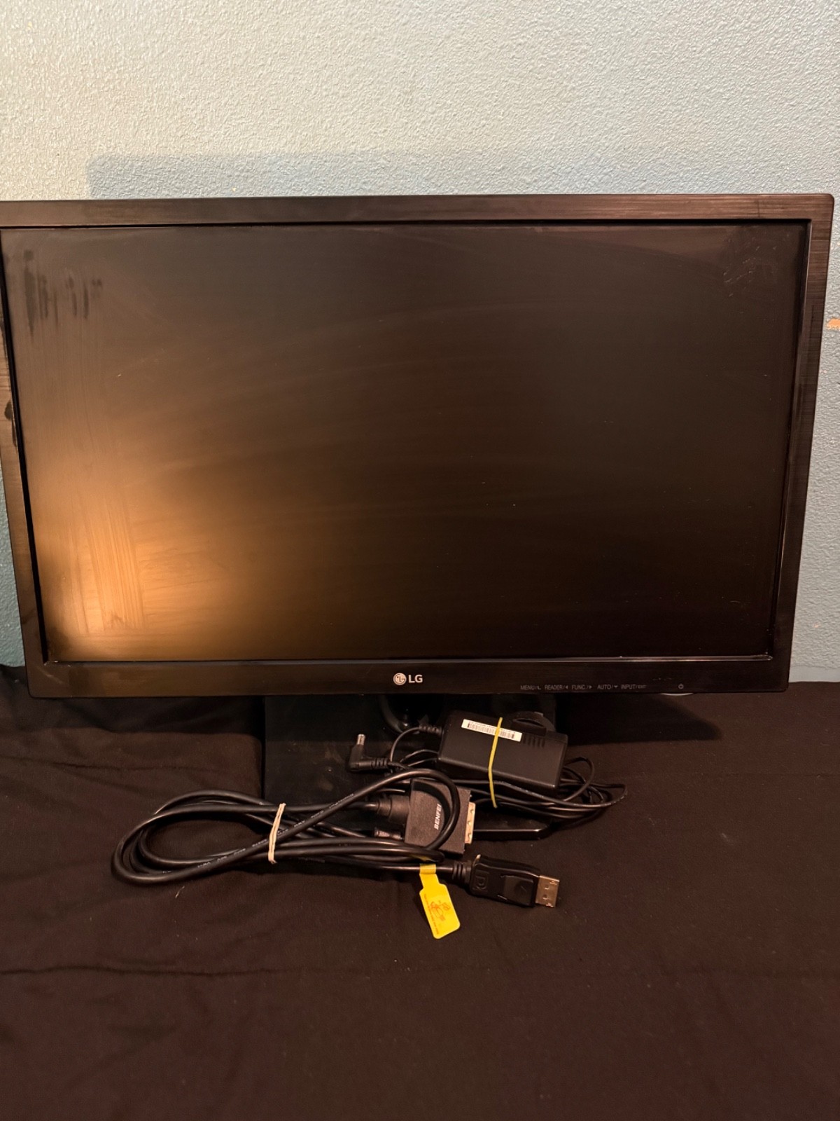 LG 22MC37D-B 22" 1920 x 1080 Full HD 1080p 60 Hz LCD Monitor