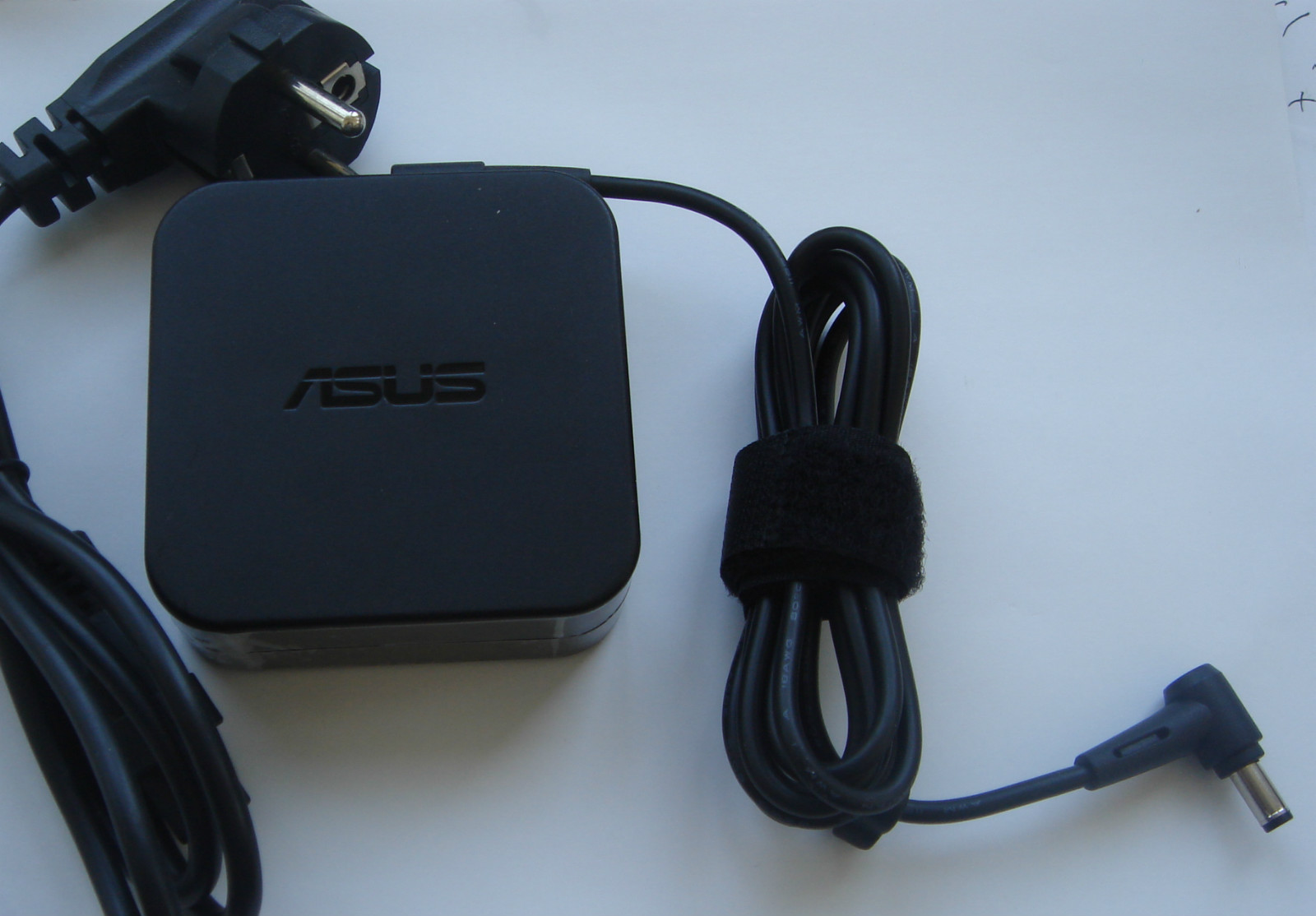 Asus BU400A-W3101X 4.5Mm Pin Genuine Adapter New