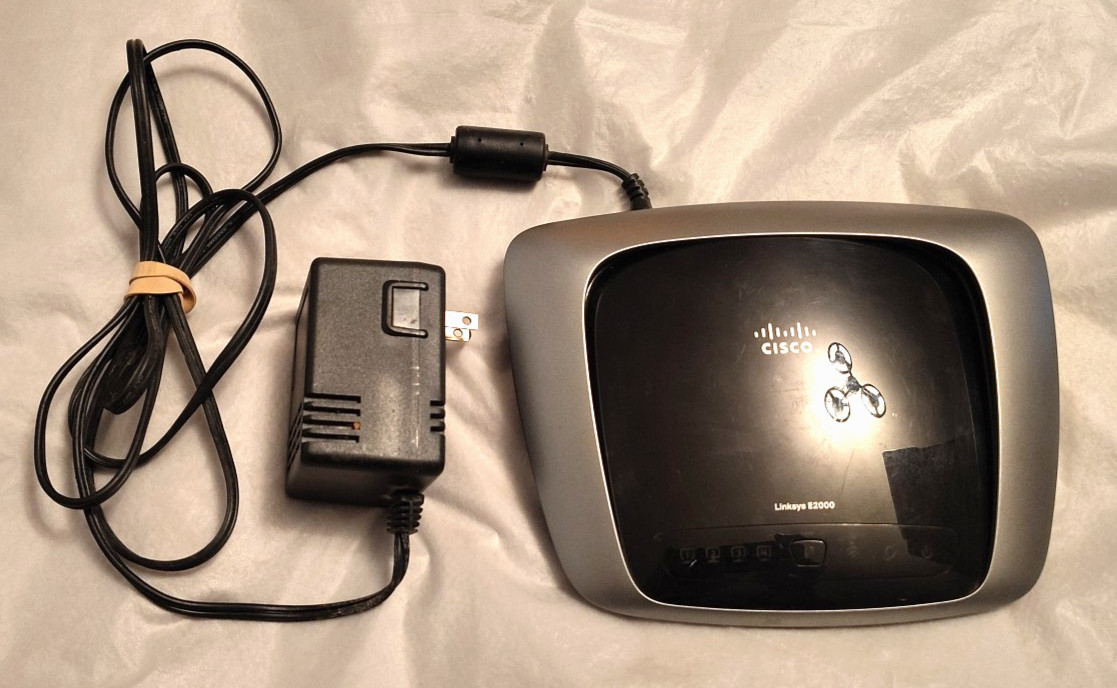 Cisco Linksys E2000 Advanced Wireless-N Router Selectable Dual-Band 2.4 or 5 GHz