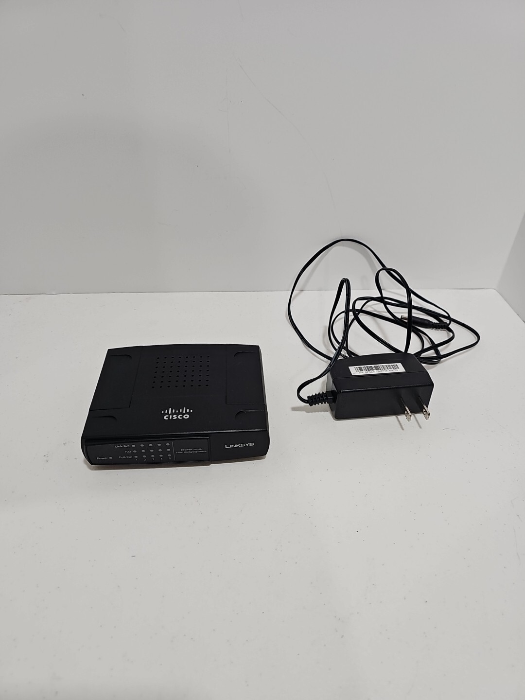 Cisco Linksys Etherfast 10/100 5-port Workgroup Switch