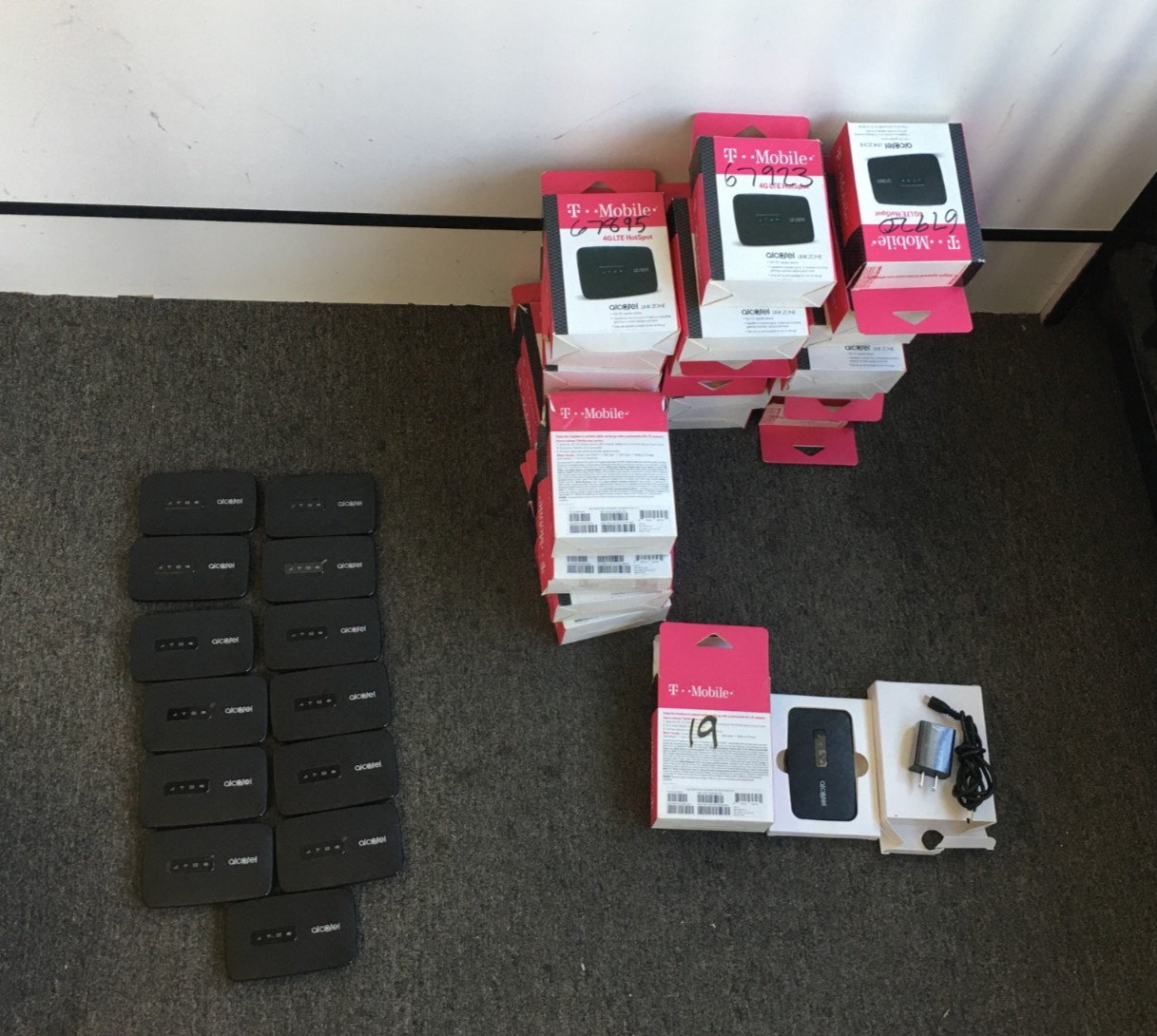 LOT OF38 Alcatel MW41TM  4G LTE GSM T-mobile WiFi Hotspot -Read