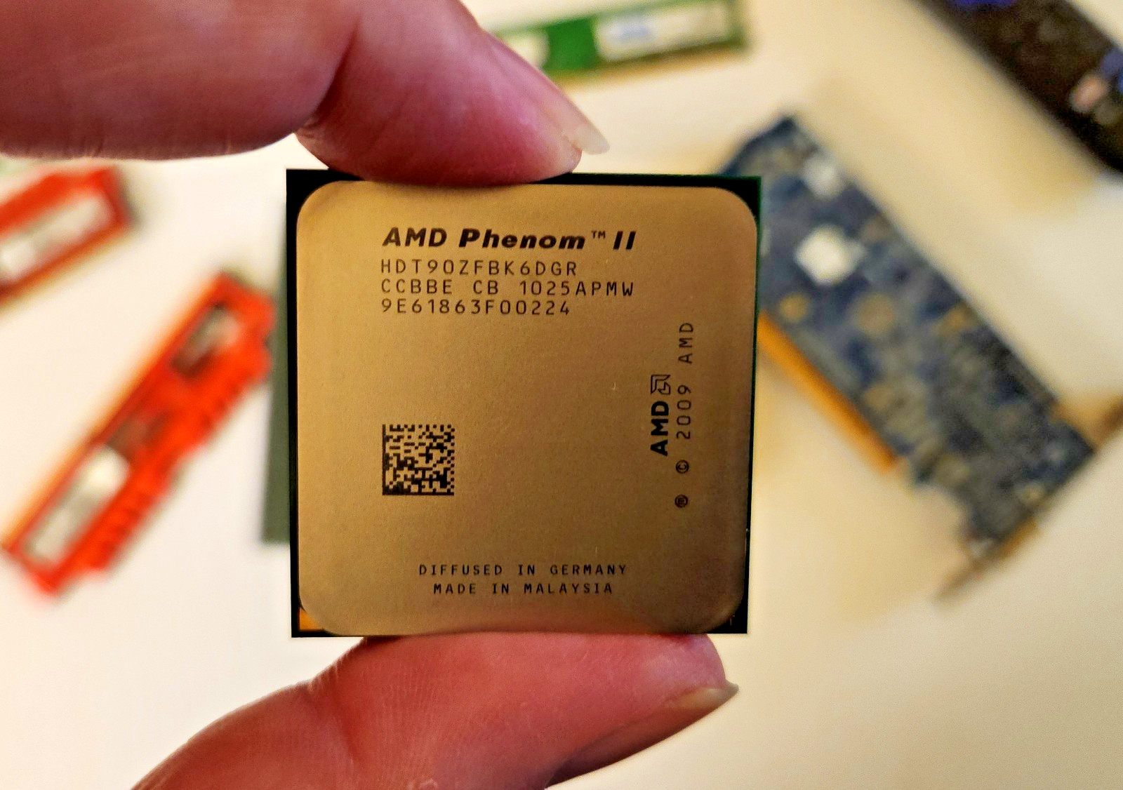 AMD Phenom II X6 1090T Black Edition 3.2GHz SocketAM3 Six-Core CPU HDT90ZFBK6DGR