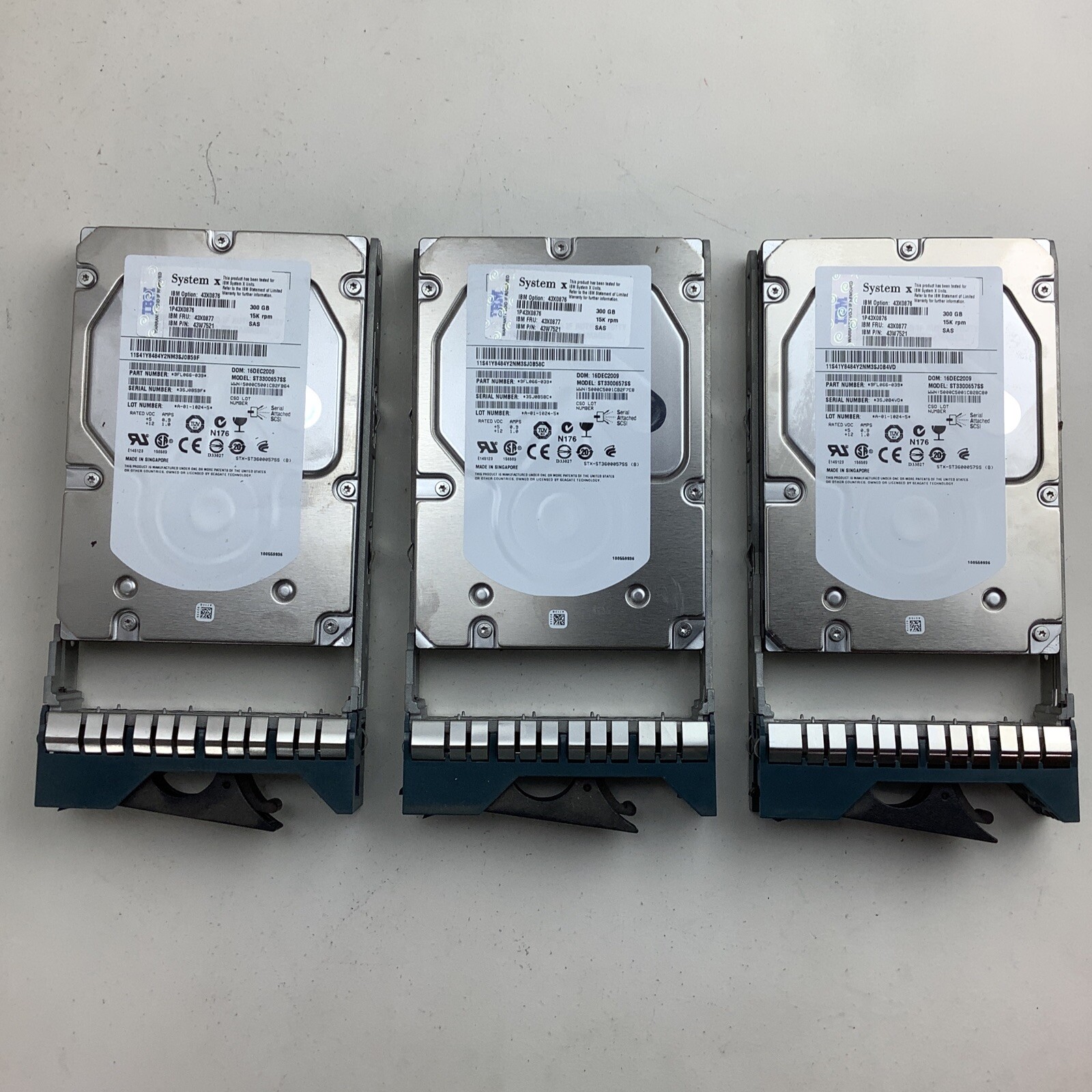Lot of 3 IBM 43X0877 300GB 15K 6GBP/s 3.5" SAS Hard Drive