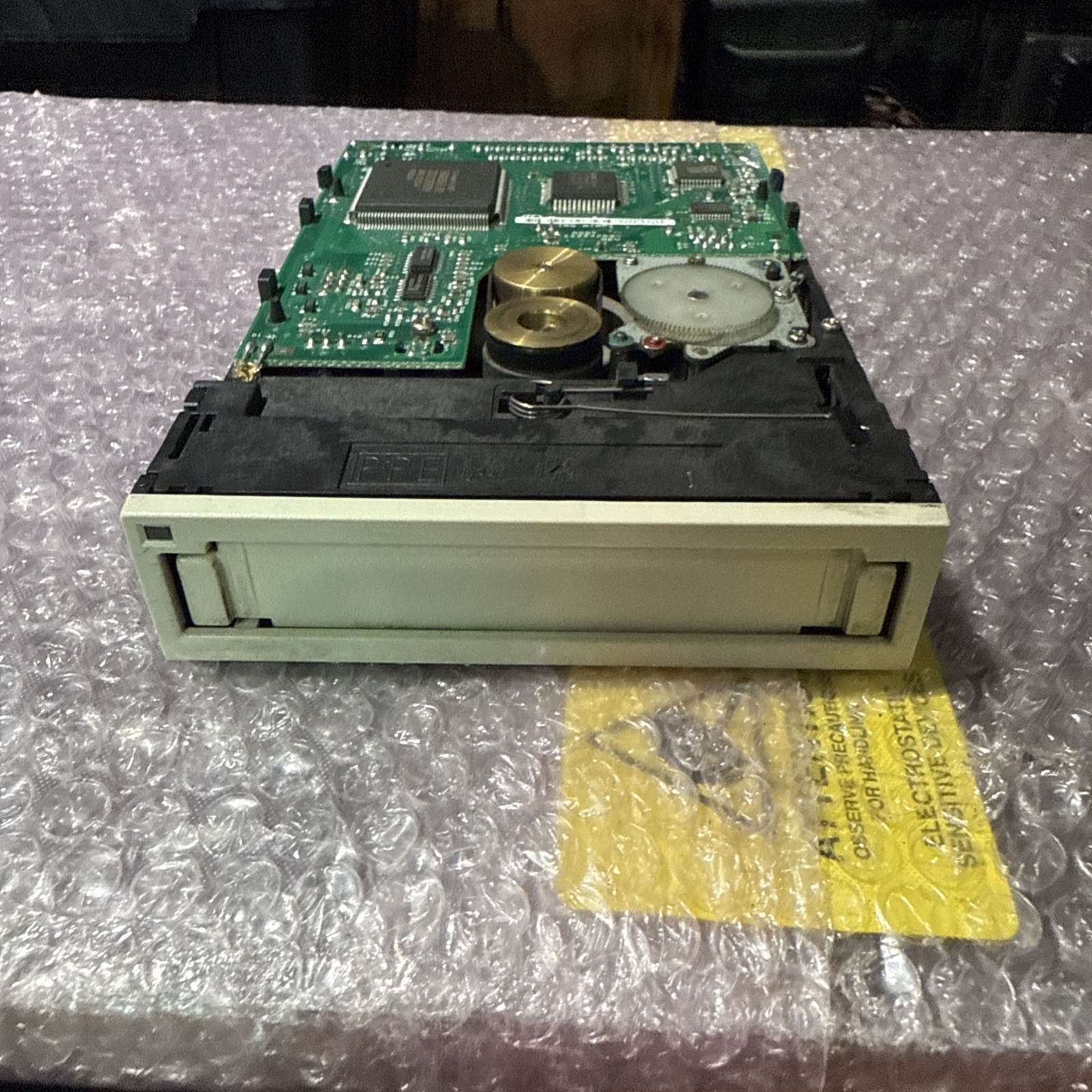 Seagate Hornet STT220000A 5.25" Travan Tape Drive Tape Drive FRU TC3400-014