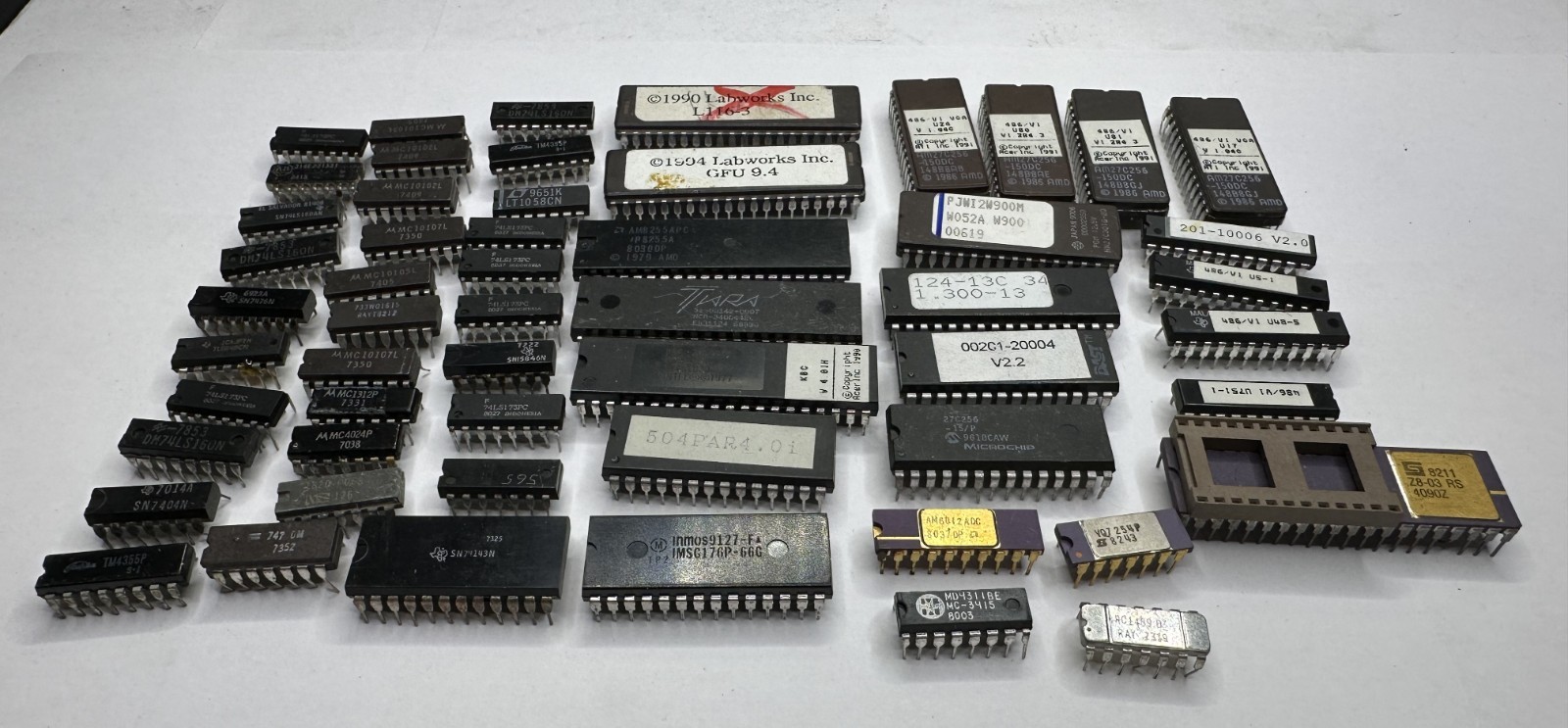 LOT 55pcs USED VINTAGE,  (PROM???) IC CHIPS, ETC., UNTESTED, SCRAP GOLD