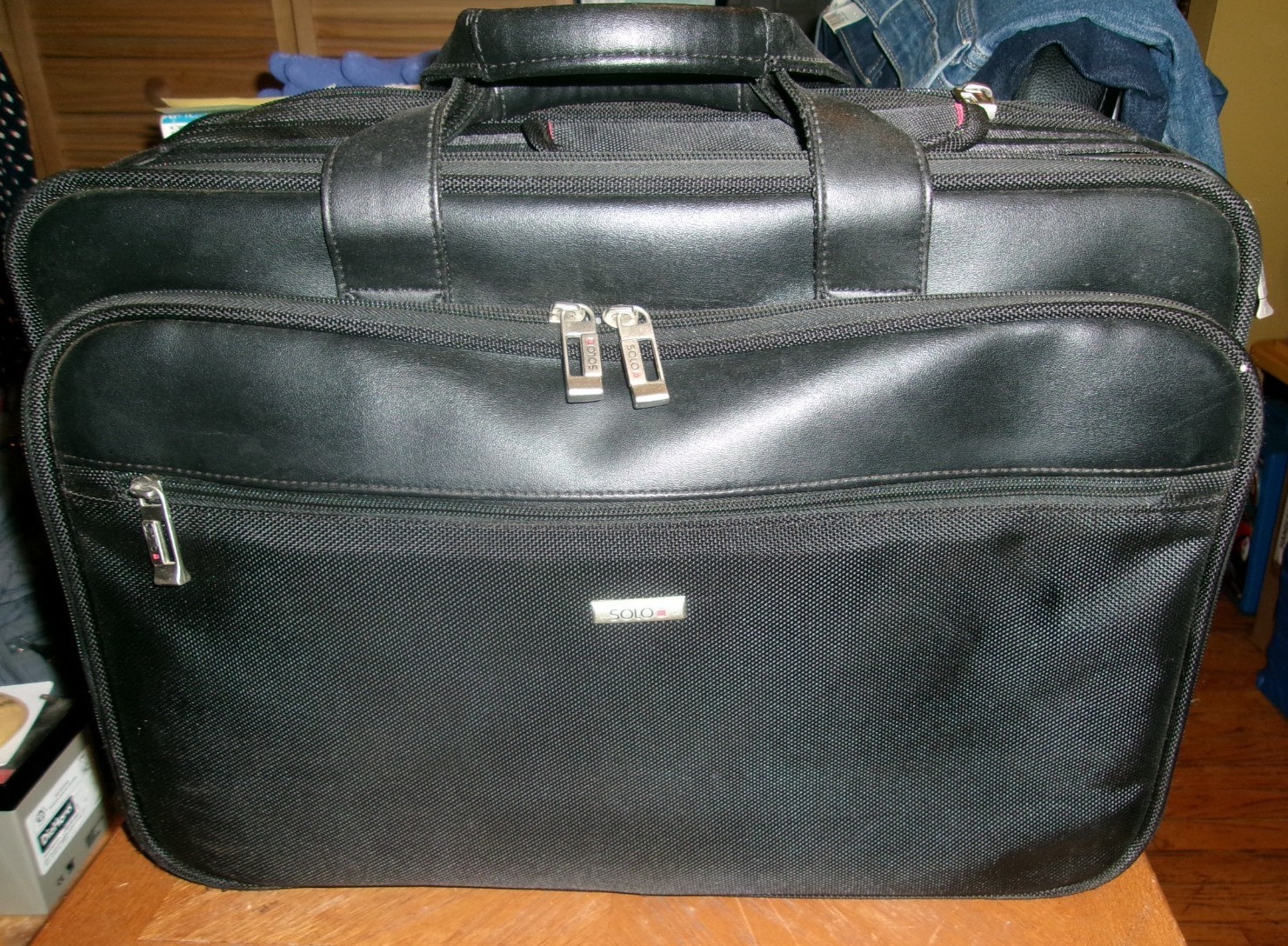 Briefcase Solo New York Classic Smart Strap Dual Carry Handles Laptop Portfolio