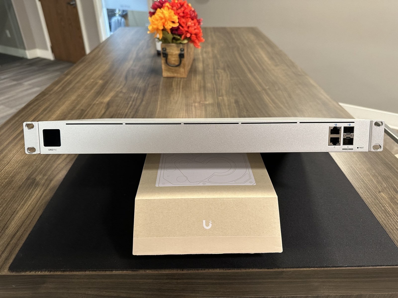 Ubiquiti UniFi Gateway Pro UXG-Pro 1U Rackmount Router 10G SFP+ w/ Ears & Cord