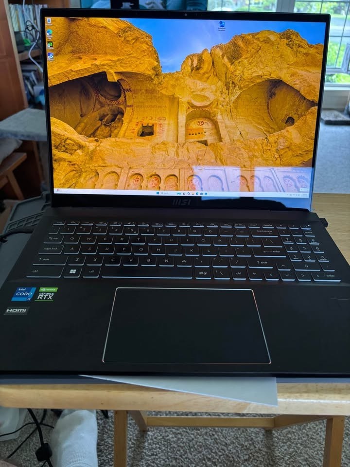 MSI Summit E16 Flip 2-in-1  16" Touch Laptop i7-1260P 16GB RAM 1TB SSD RTX 3050