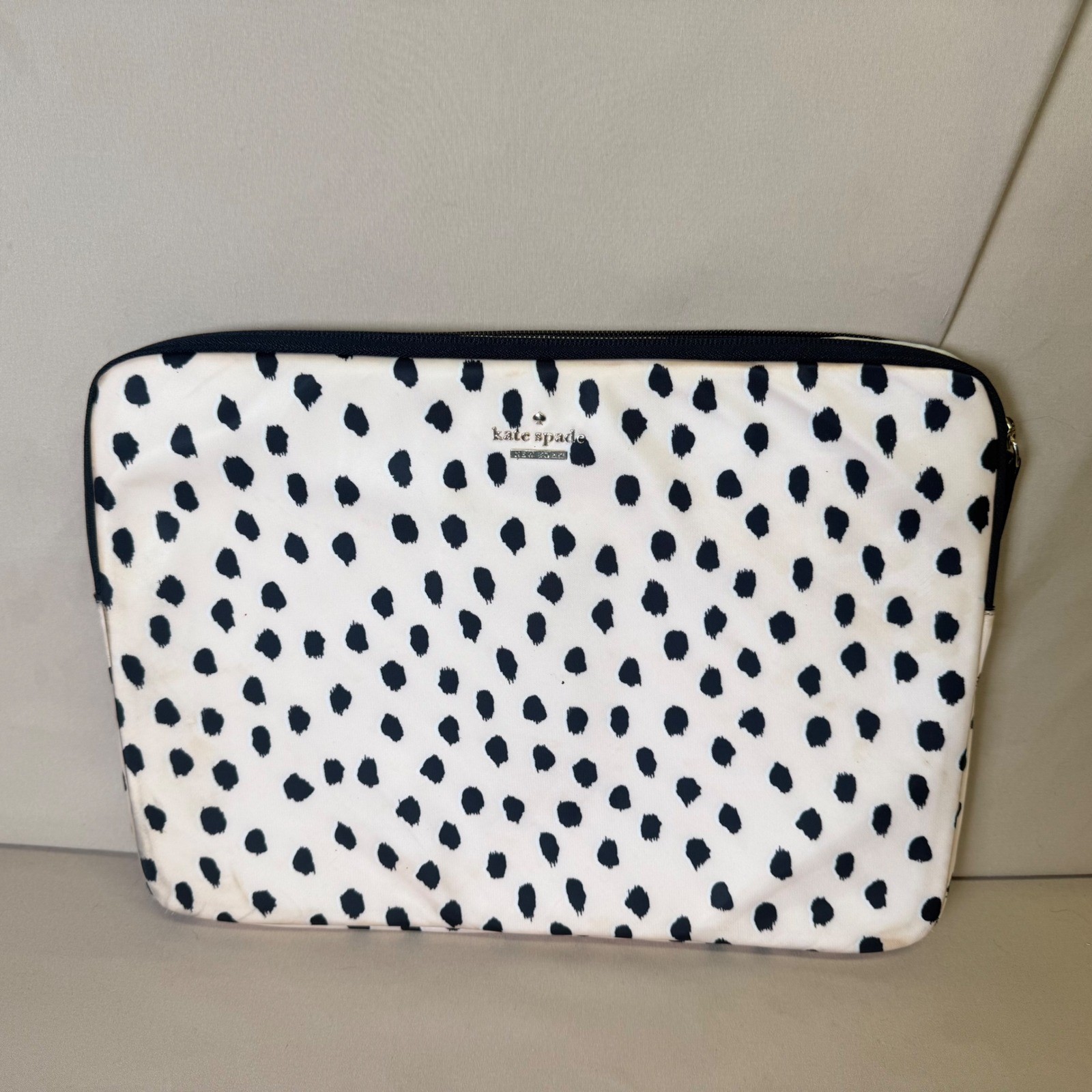 Kate Spade New York Polka Dot Laptop Sleeve Cream Black Padded Zip Case 13 inch