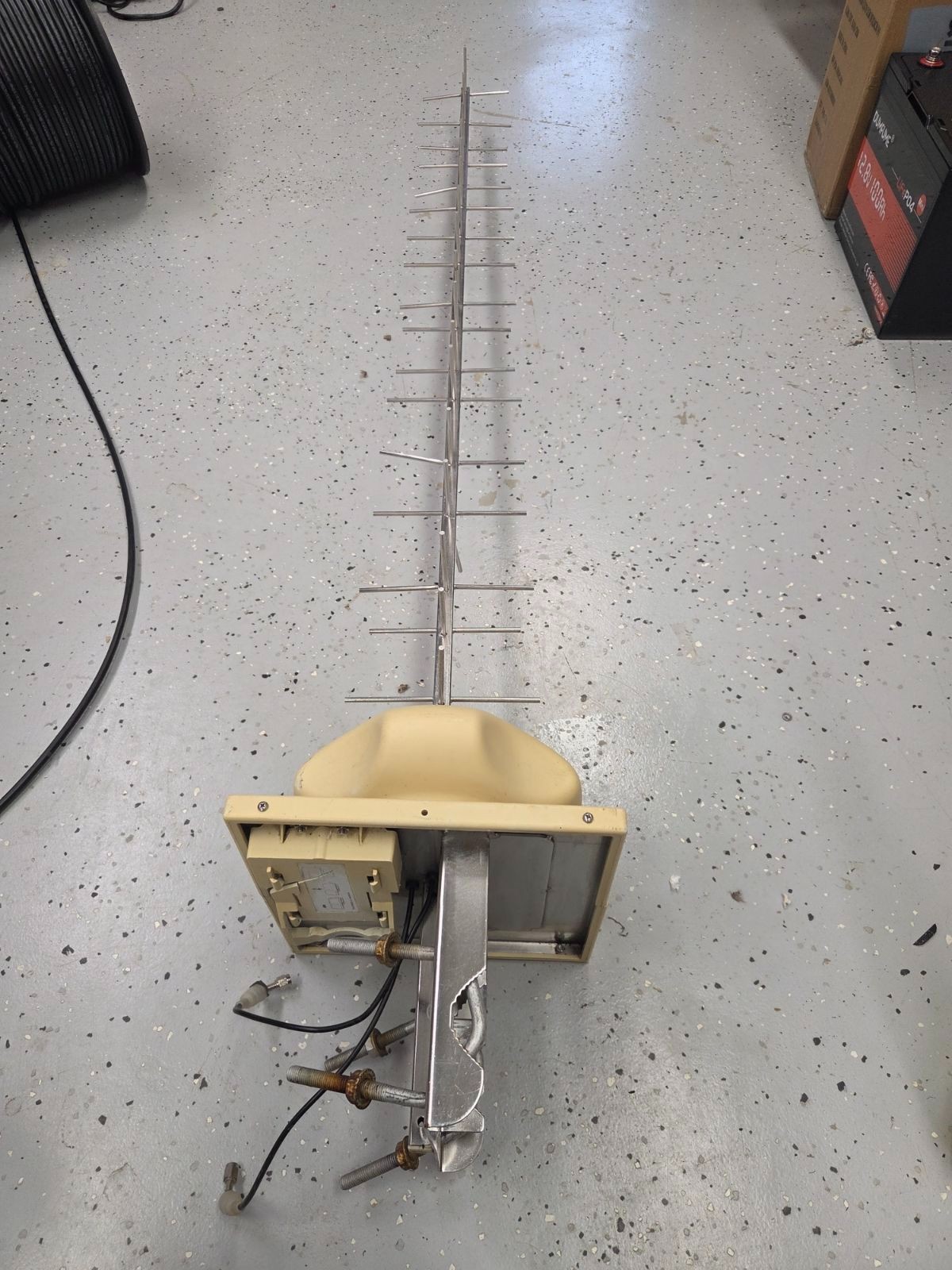 Used Ubiquiti 900Mhz yagi antenna AMY-9M16x2 16Dbi (ask me for cheaper shipping)