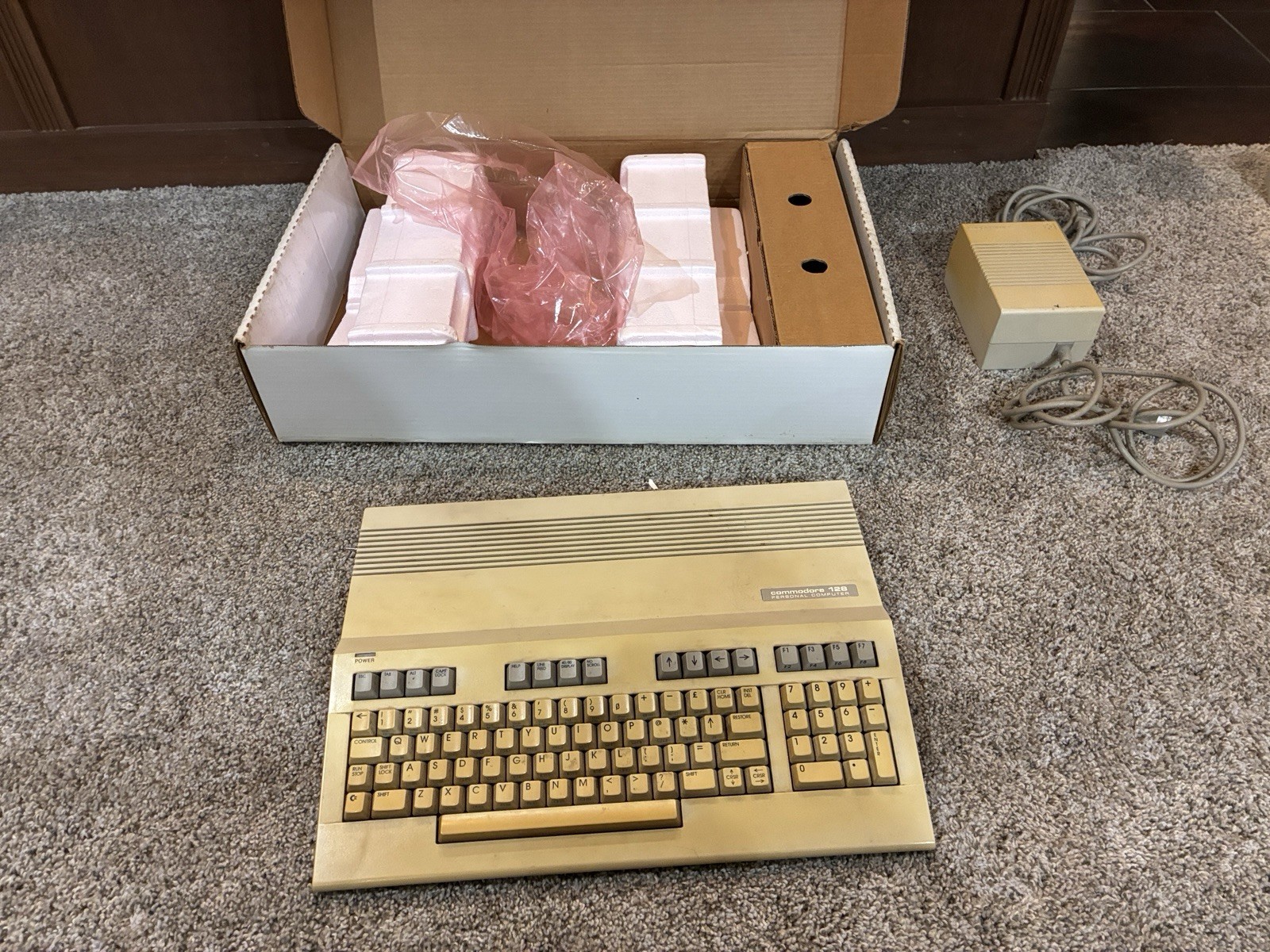 Commodore 128 Computer C128 – Tested Working – In Box Jiffy Dos Installed