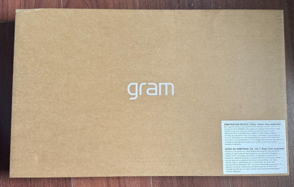 LG gram Max 17" 2.5K Touch Laptop Ultra 7 355 32GB RAM 1TB SSD 17Z90UB-H.AU76U3