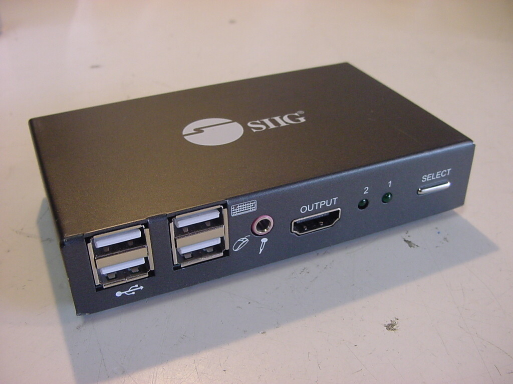 SIIG 2x1 USB KVM SWITCH 4Kx2K MODEL CE-KV0011-S2 - NO POWER CORD INCLUDED