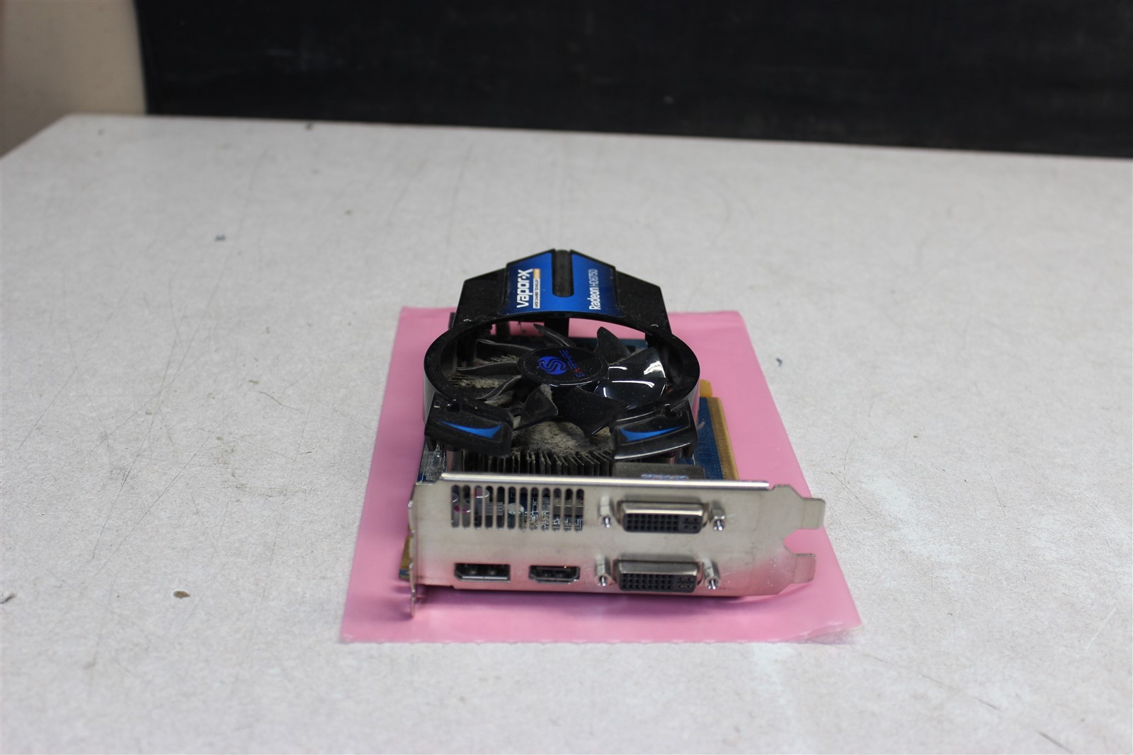 Radeon Sapphire Vapor-X HD 6750 1GB GDDR5 PCIe Graphics Card 299-5E148-802SA