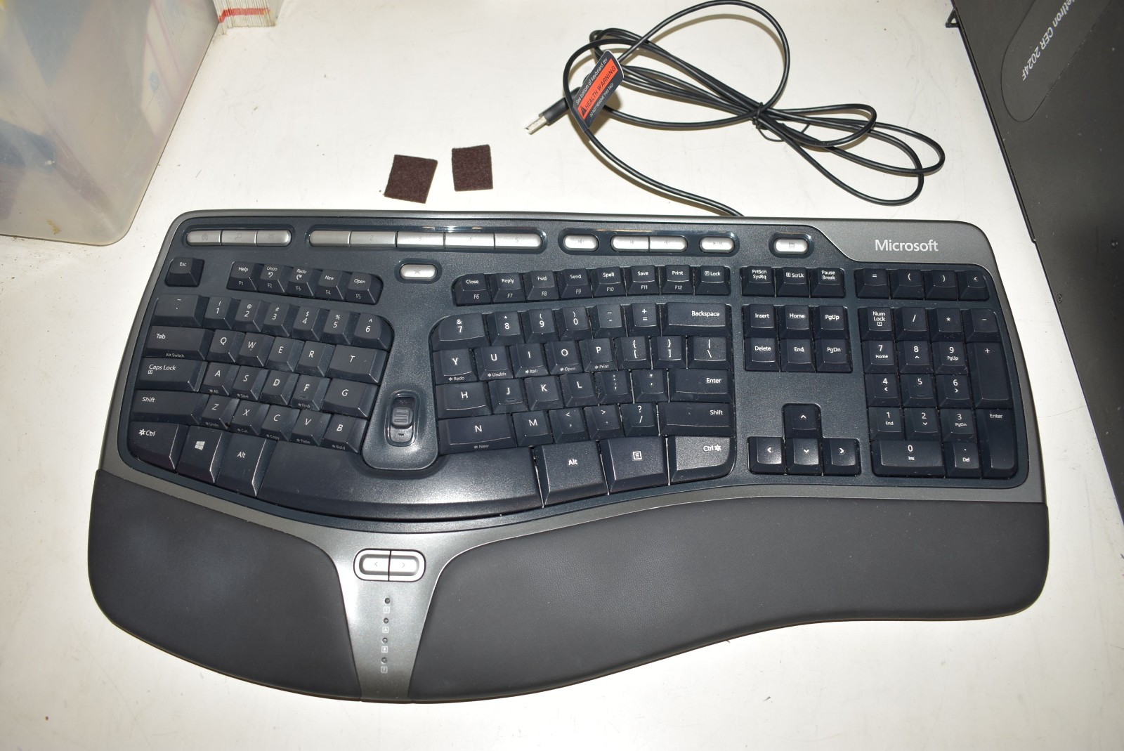 Microsoft Natural Ergonomic Keyboard 4000 v1.0 KU-0462 Model 1048 USB Wired
