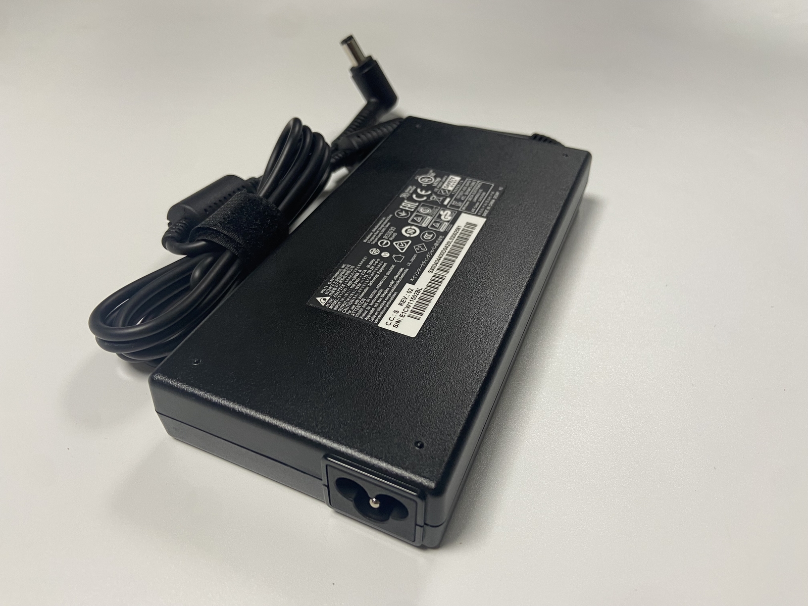 Original Delta ADP-150VB 3Interfaces ADP-150TB B Notebook Adapter 19.5V7.7A 150W
