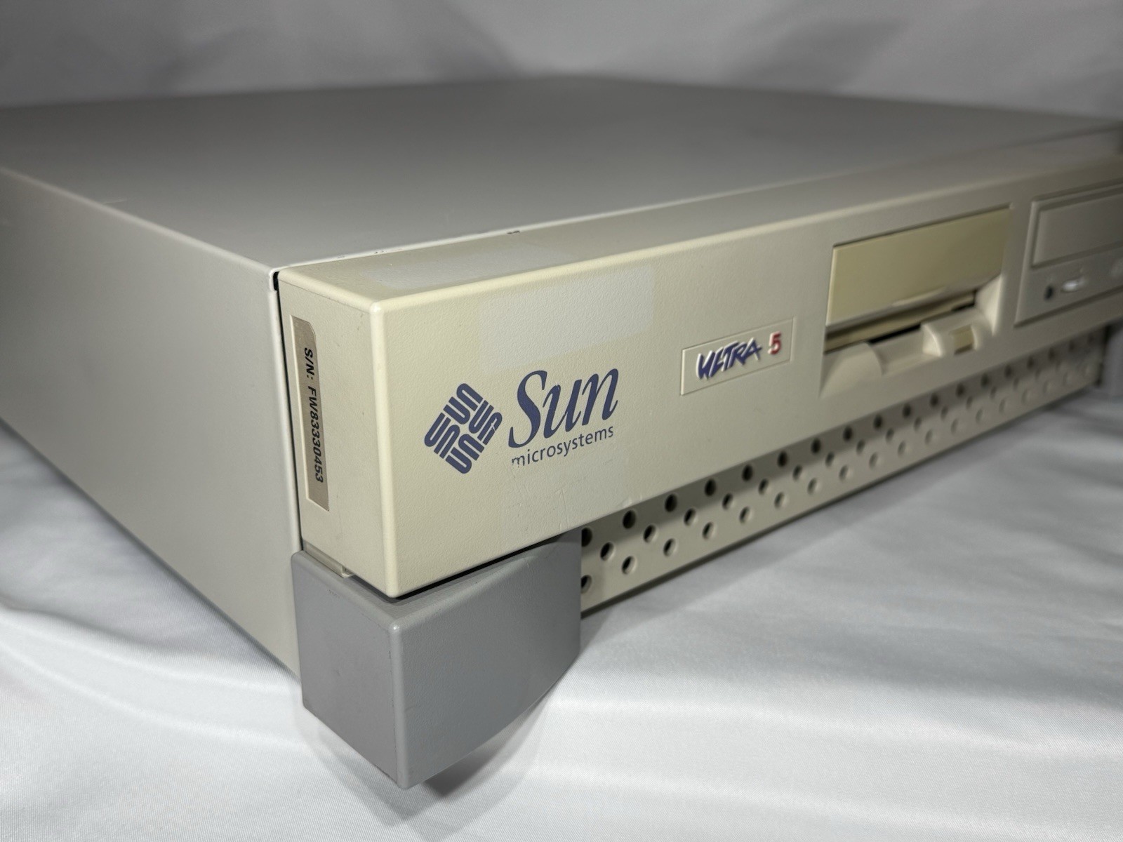 Sun Ultra 5 Workstation, 270MHz, 64MB, 4.3GB HDD, 48X CD-ROM, Bootable