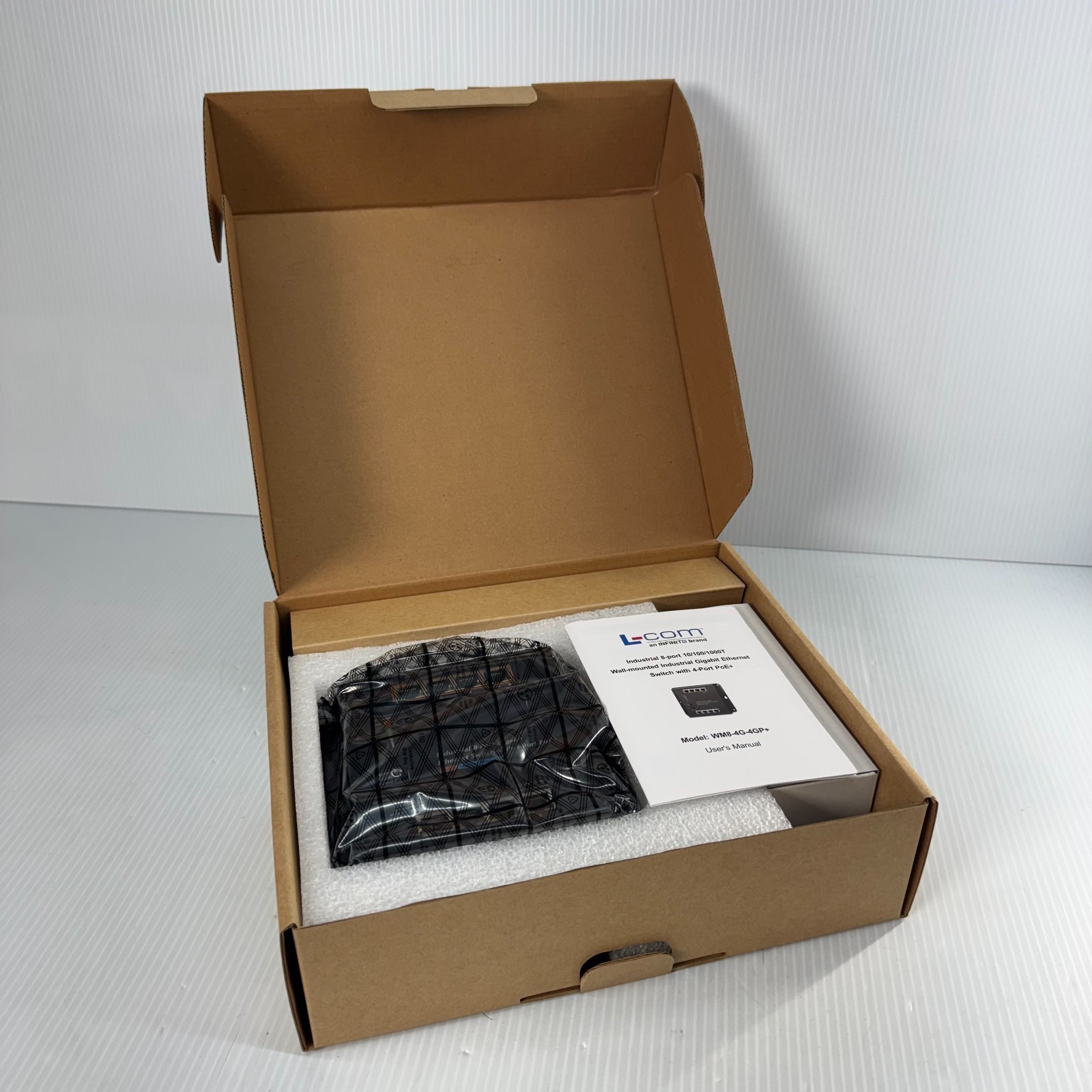 L-com WM8-4G-4GP+ 8-Port Industrial Gigabit PoE+ Ethernet Switch (4 POE+, 4 Non)