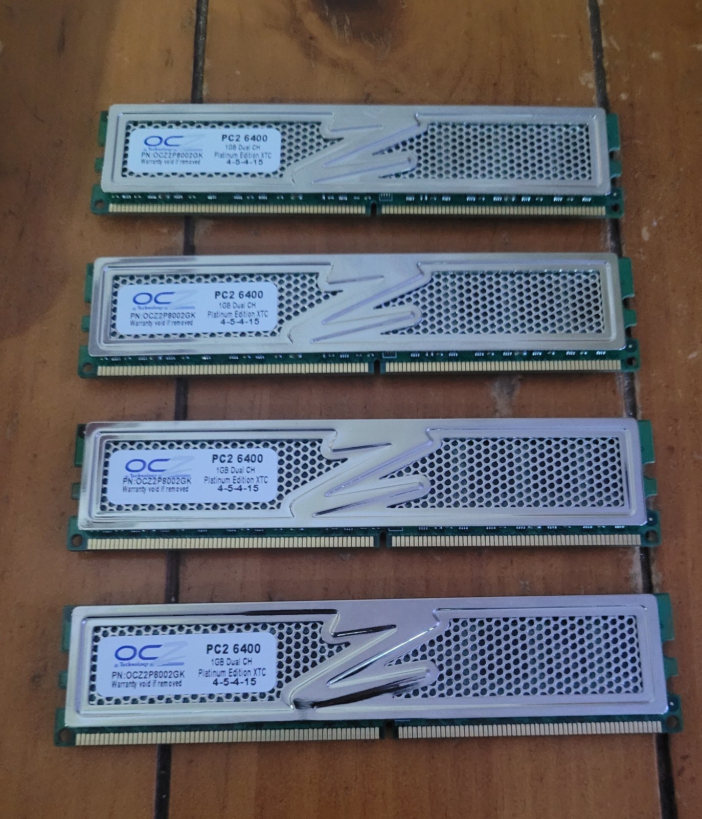 4GB Kit (4 x 1GB) OCZ Platinum OCZ2P8002GK PC2-6400 800MHz Computer Memory Kit