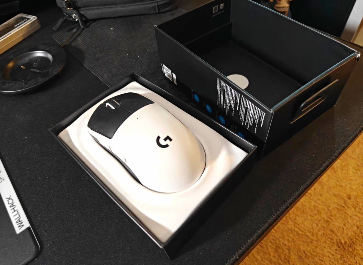 Logitech G PRO X2 SUPERSTRIKE Wireless Gaming Mouse - Black/White