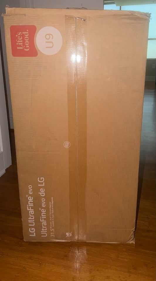 LG 32" UltraFine evo 6K Nano IPS Monitor with Thunderbolt 5 (32U990A-S) (NEW)