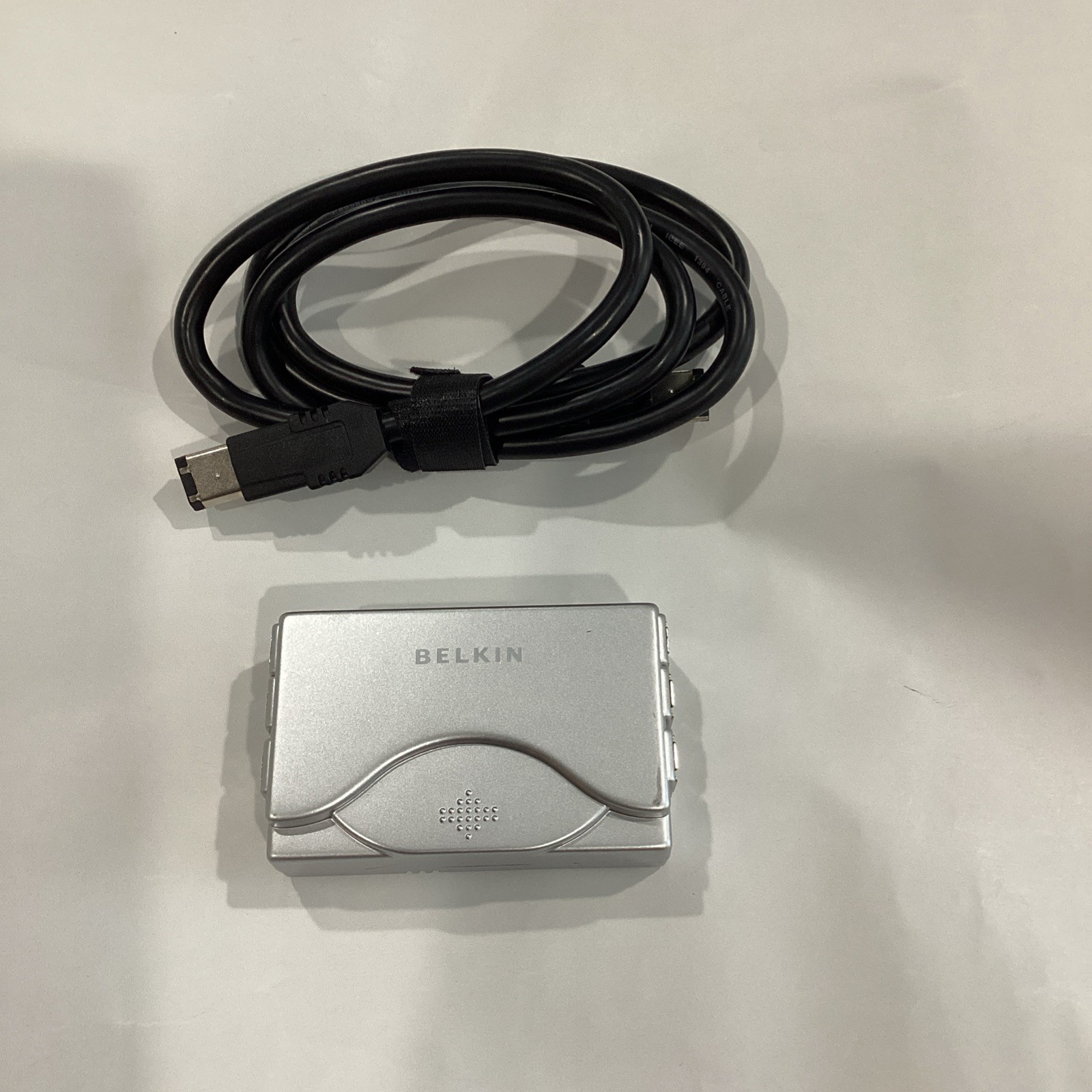 Belkin FireWire 6-Port Hub F5U526-APL-S 6-Pin 400Mbps Wired Ethernet