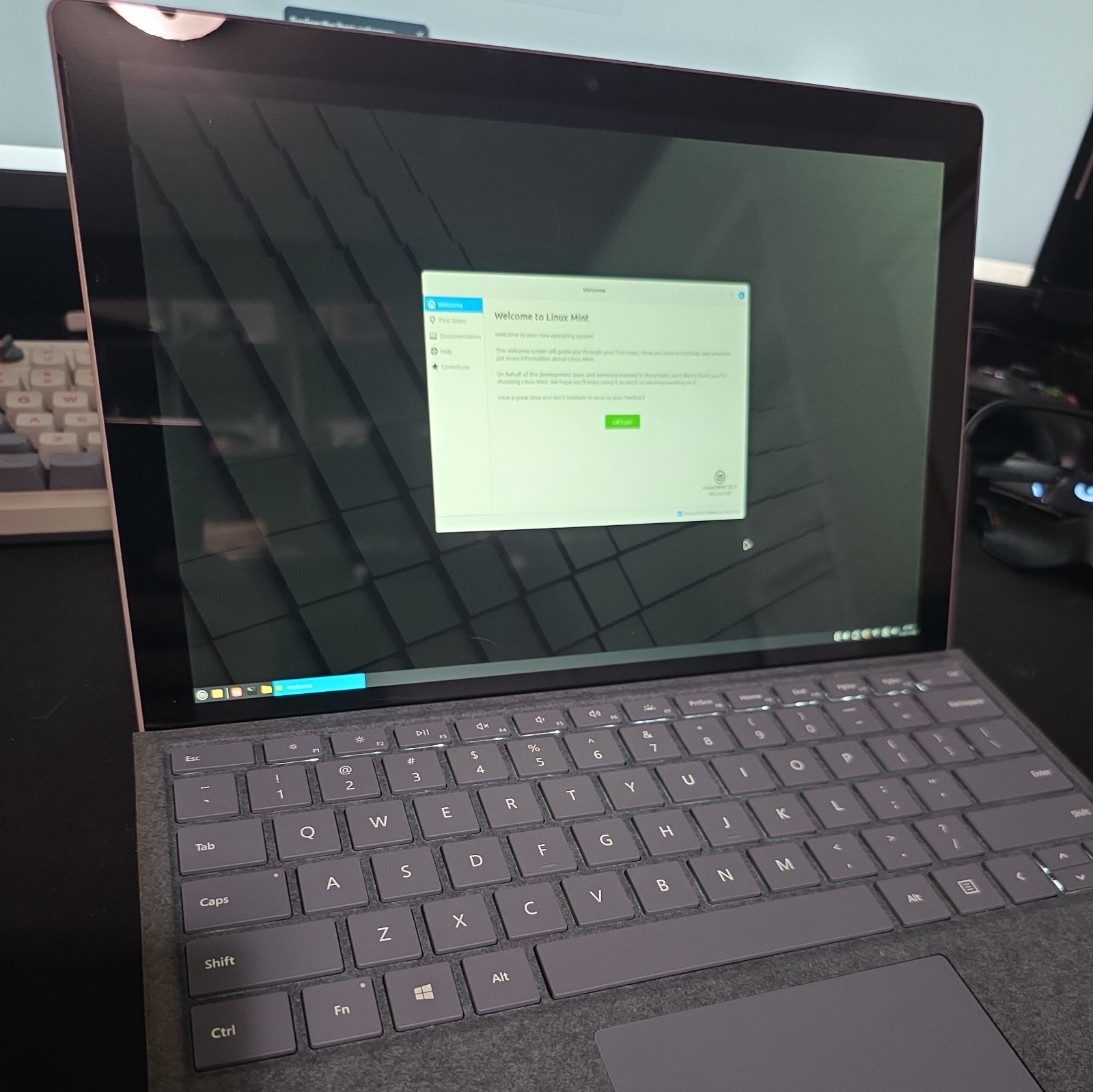 Microsoft Surface Pro Intel i5-7300U 4GB 119GB running Linux mint