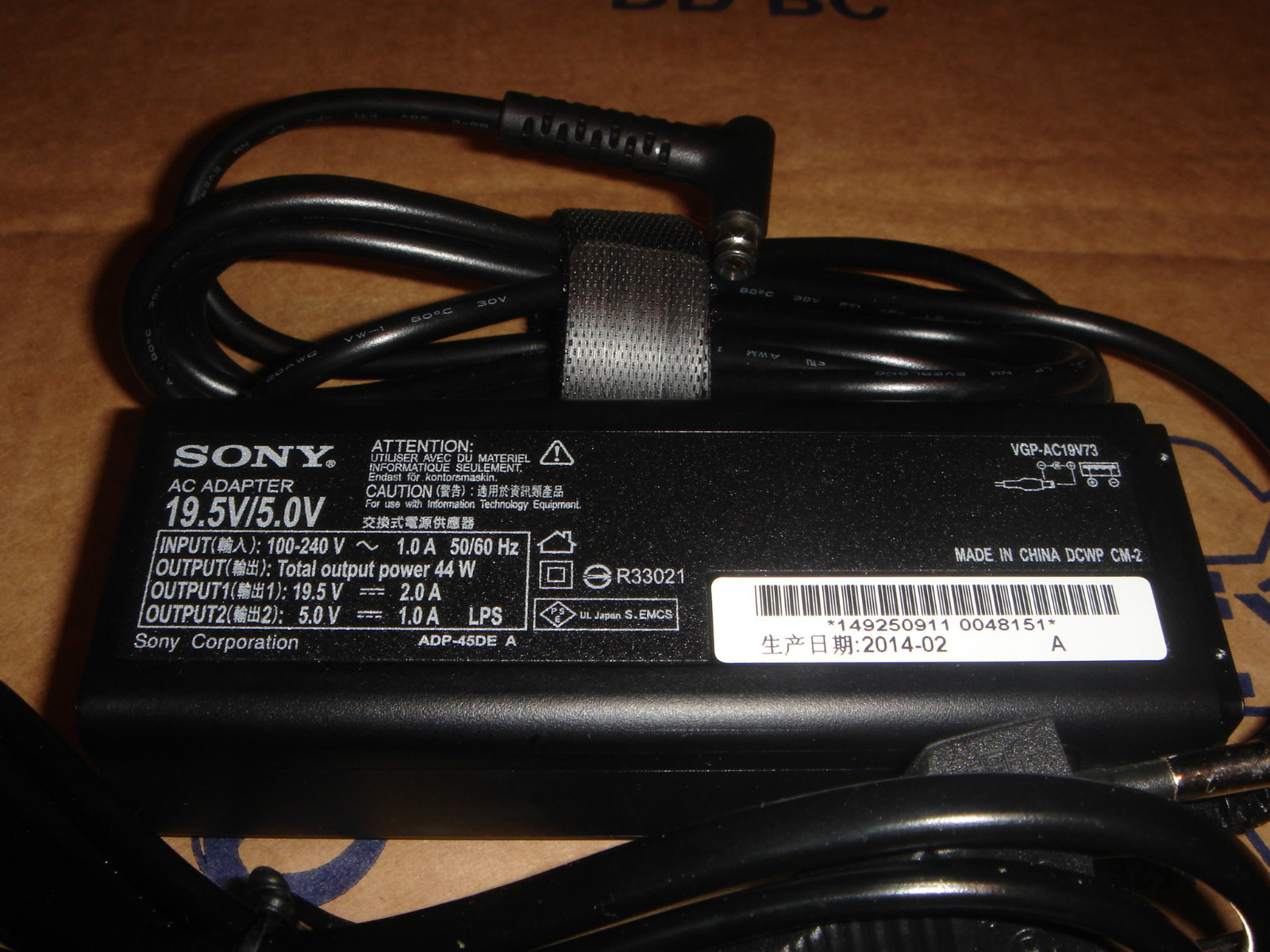 Sony Vaio VGP-AC19V73 T11218 T11219 Vaio Fit 13A SVT11219 Power Supply