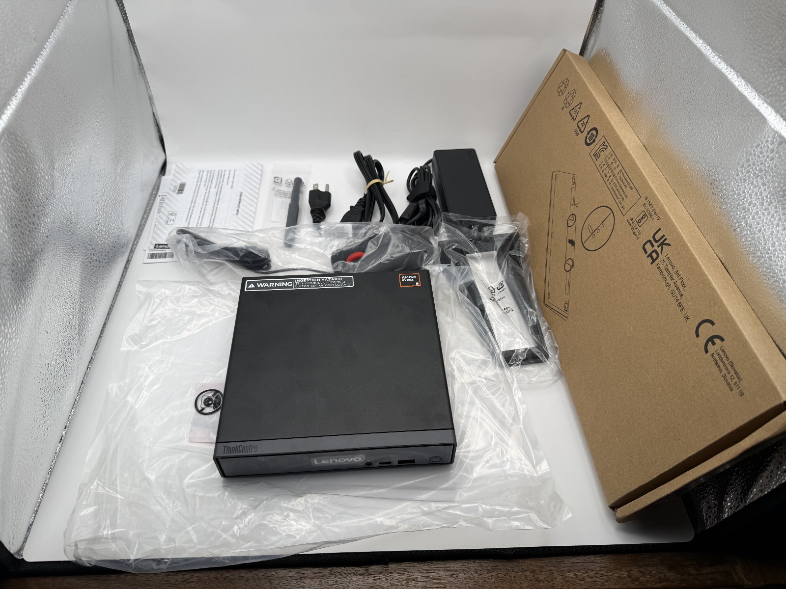 Lenovo ThinkCentre Neo 55Q Gen 6 Micro PC AMD Ryzen 5 220/16GB Ram/512GB SSD