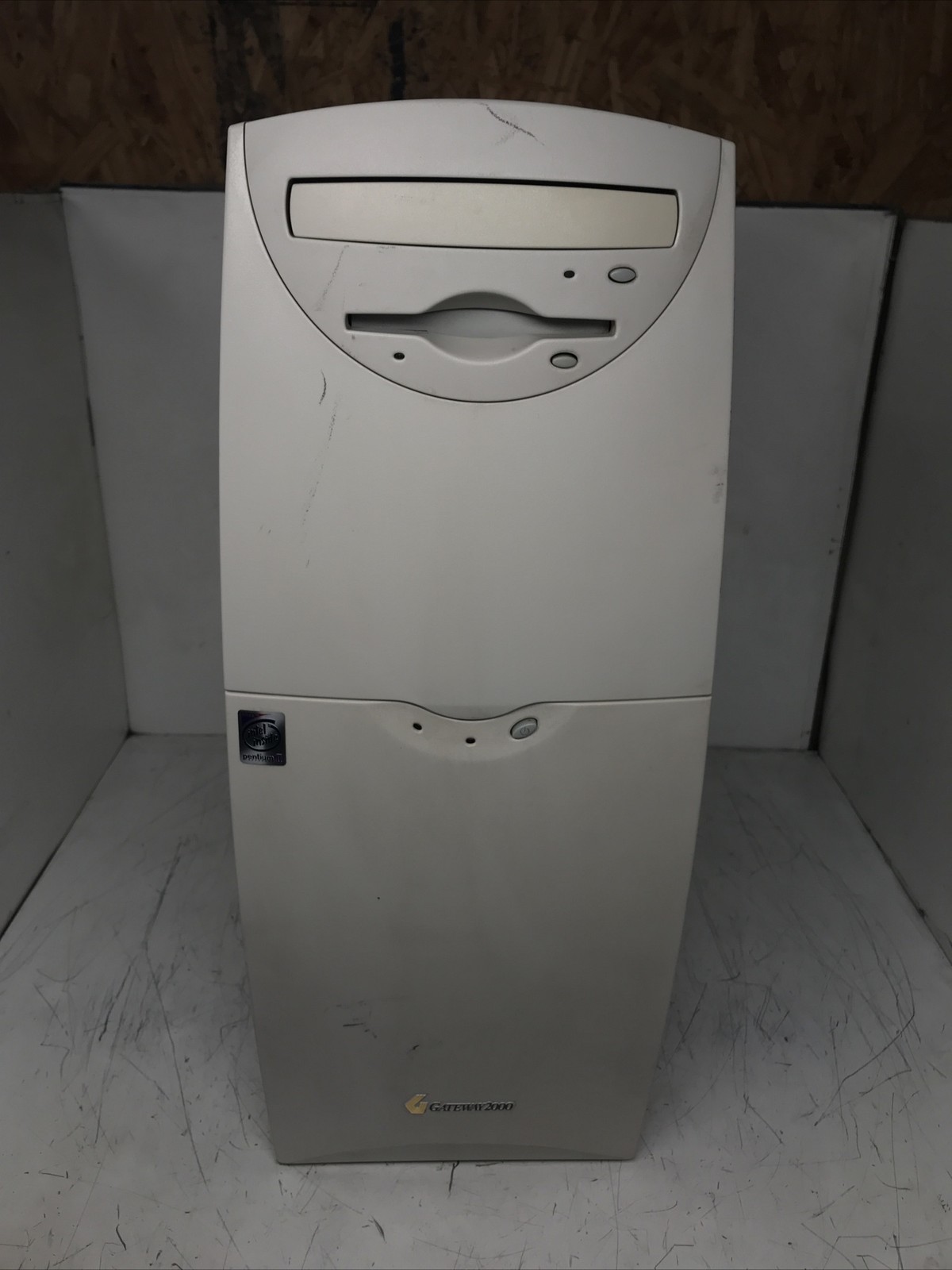 Gateway 2000 G6-233 PC Intel Pentium II 233MHz 64MB RAM No HDD/OS Boot to BIOS