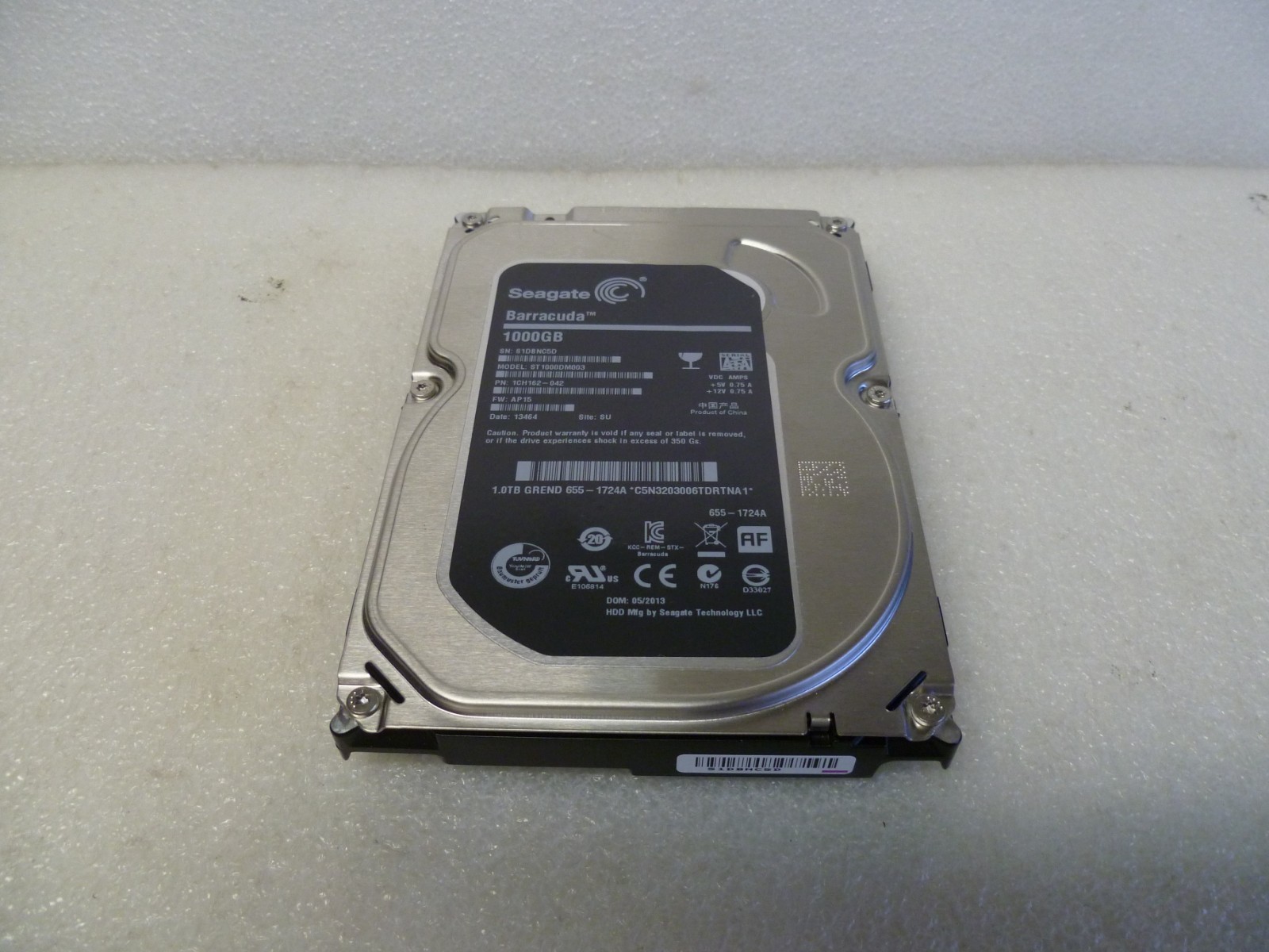 APPLE/SEAGATE ST1000DM003 1TB SATA HARD DRIVE P/N:1CH162-042 F/W:AP15  655-1724A