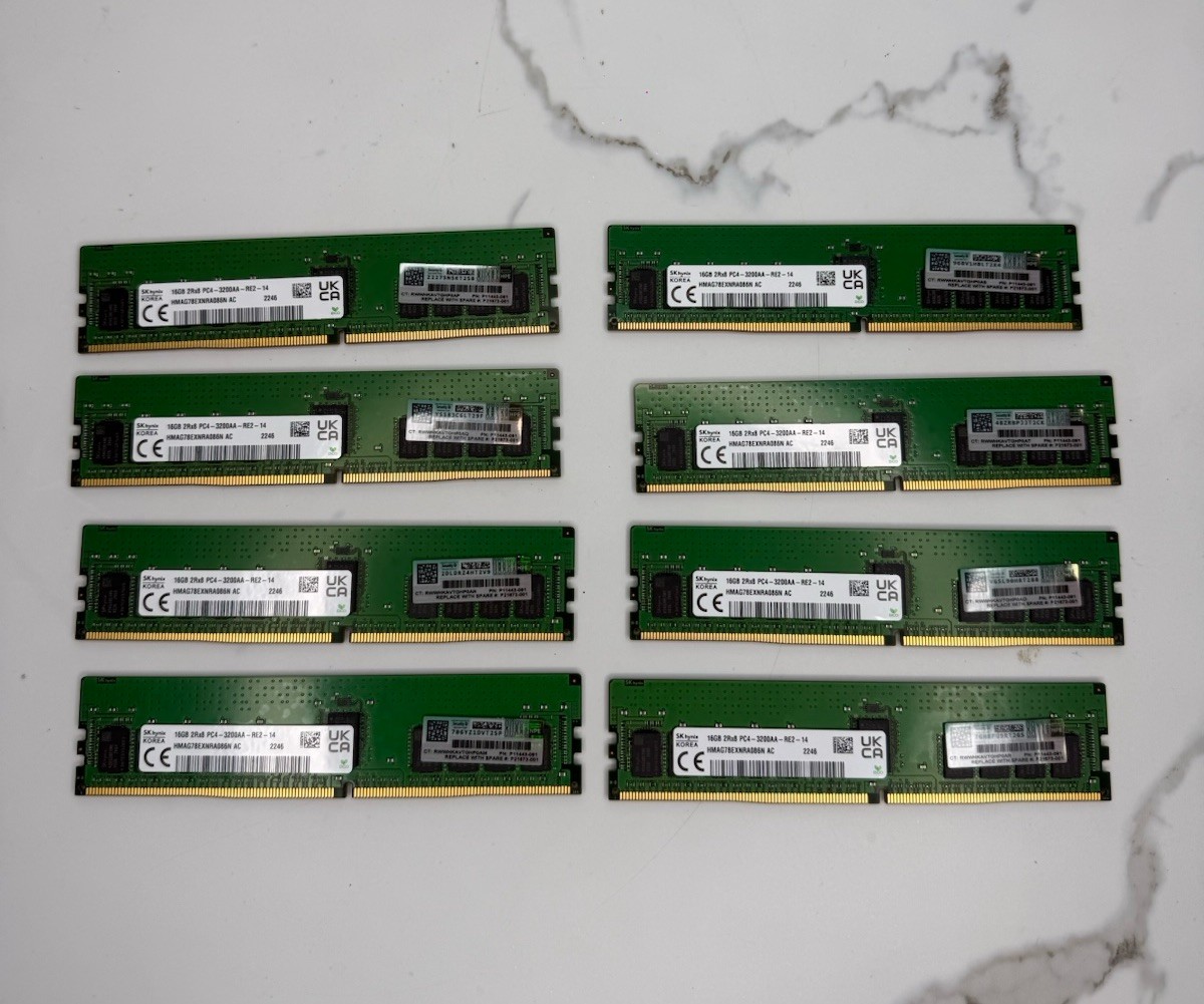 SK hynix 16GB 2Rx8 PC4 - 3200AA - RE2 - 14 HMAG78EXNRA086N AC