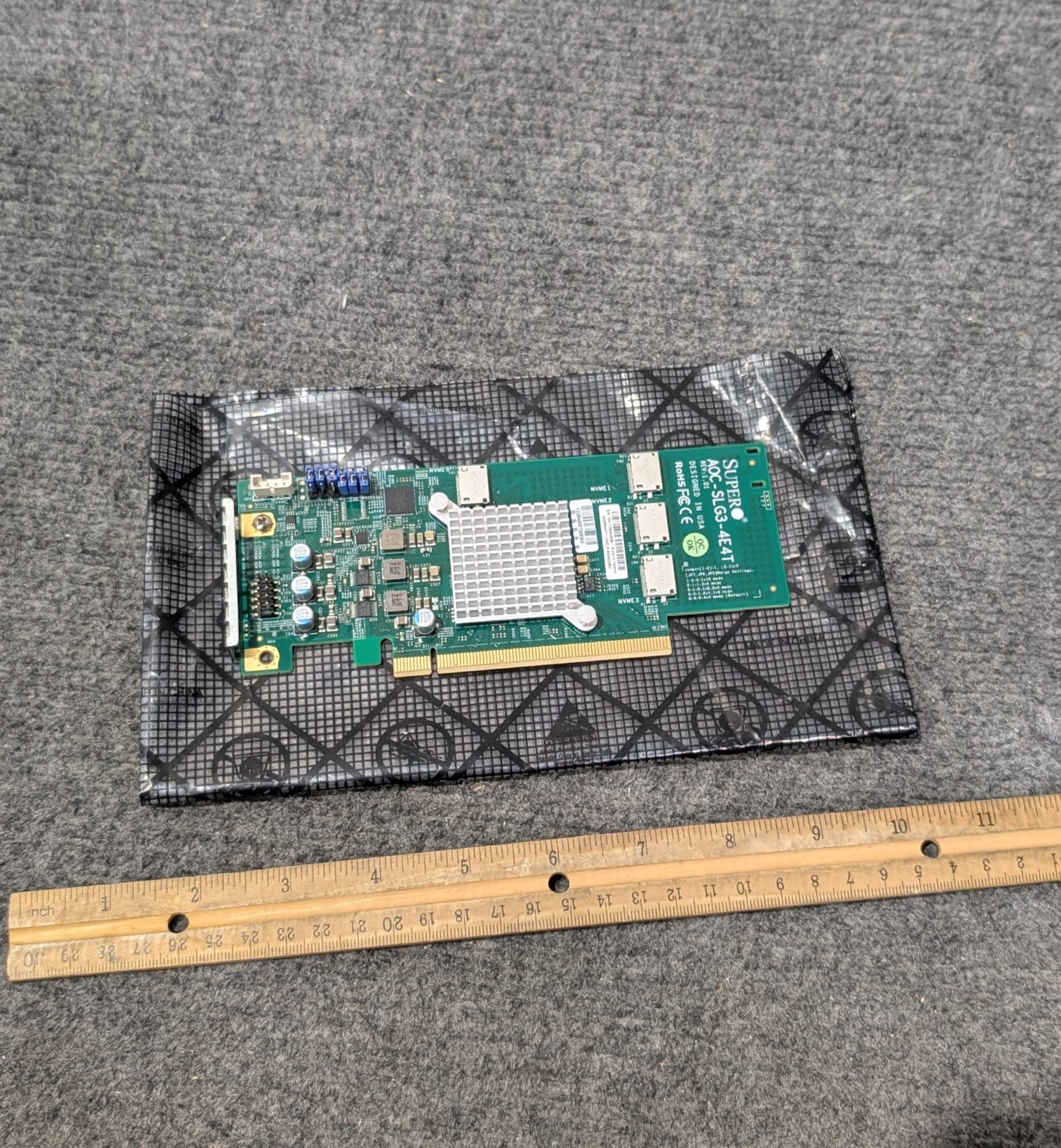 SuperMicro (AOC-SLG3-4E4T) 4-Port Internal NVMe Host Bus Adapter