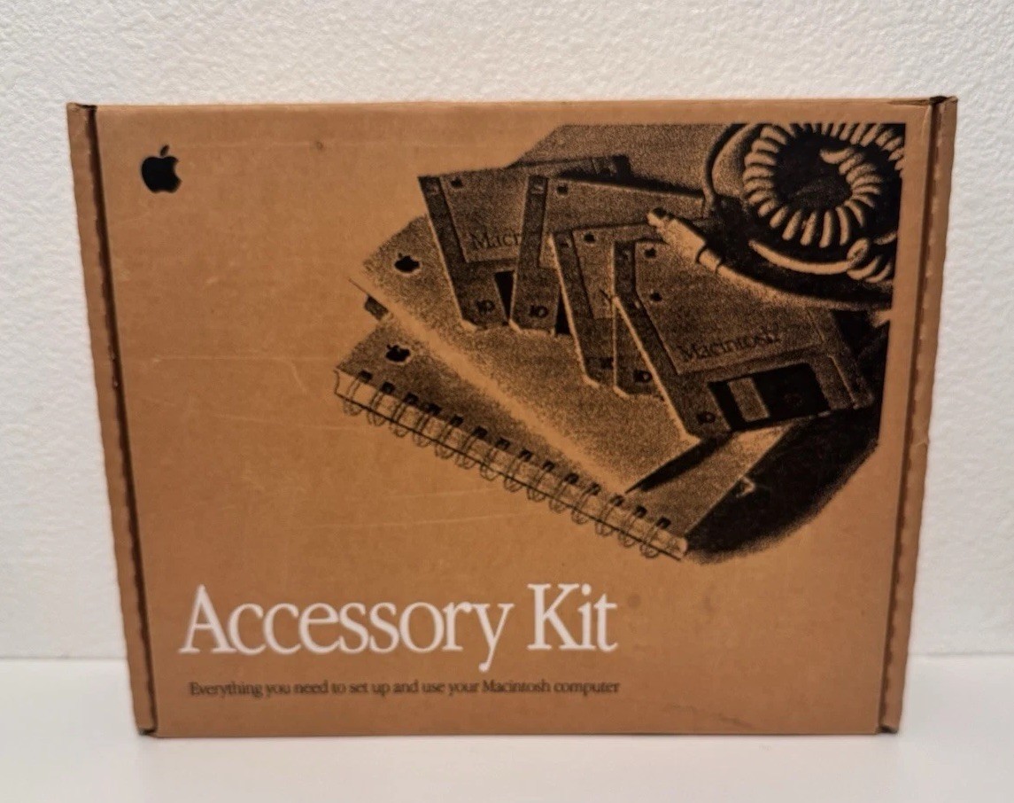 VTG Macintosh IISi Accessory Kit Orig 7.1 operating system W MOUSE NEW SEALED