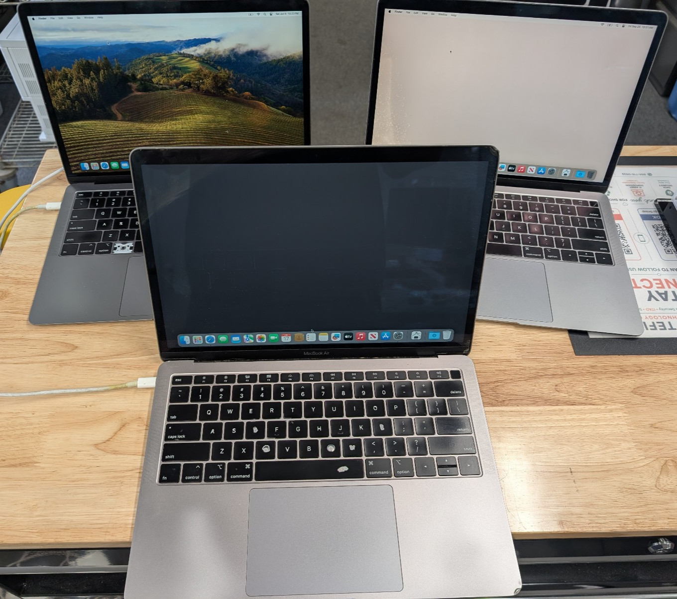 Lot of 3 2019 13" Macbook Air A1932 1.6GHz i5 16GB 128GB *READ* AS-IS