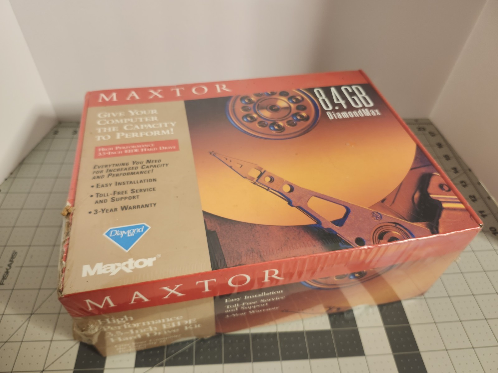 Rare MAXTOR 8.4GB DiamondMax 3.5" EIDE Hard Drive Kit K0188400D Brand New Sealed