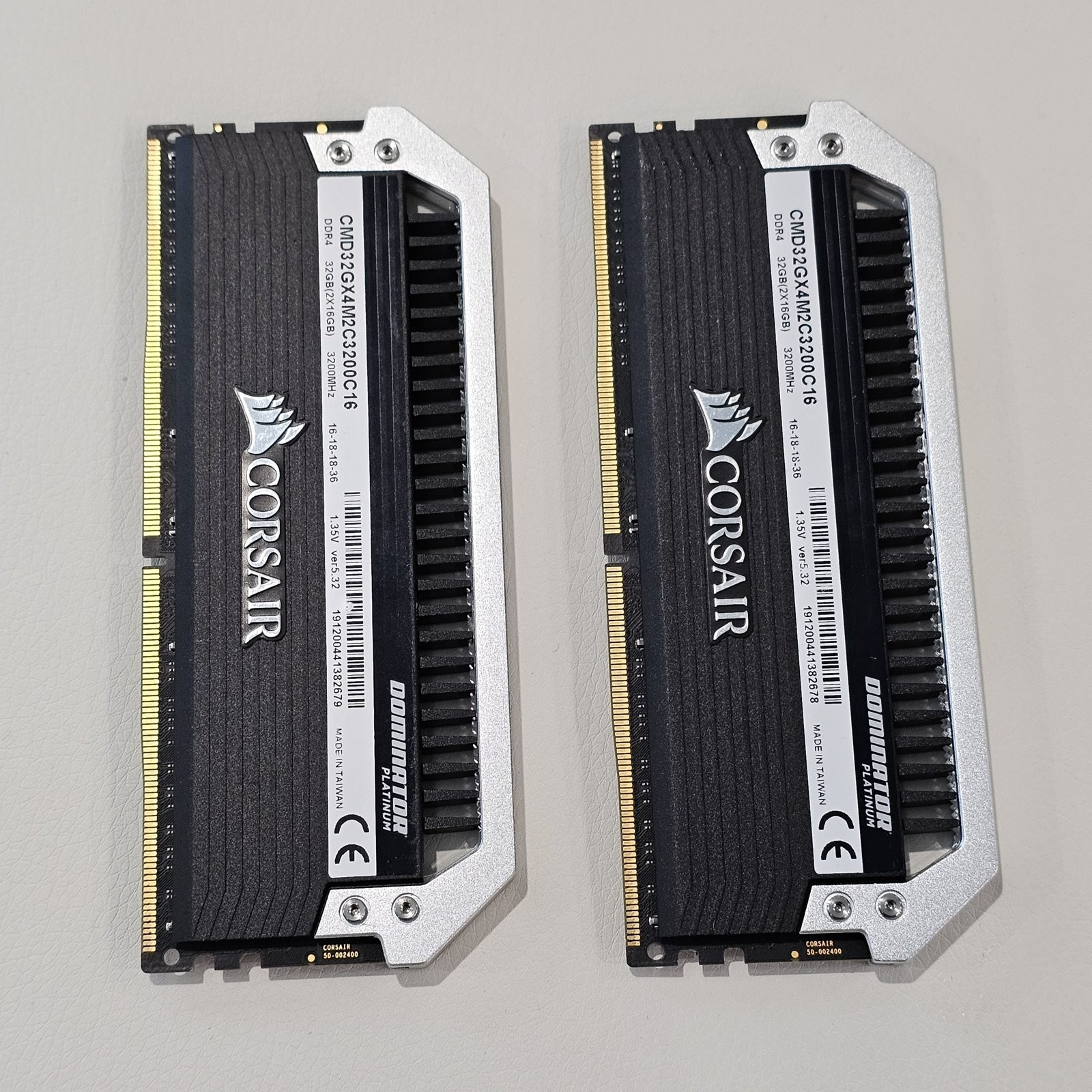 Corsair Dominator Platinum 32GB 2x16GB DDR4-3200 CL16 RAM CMD32GX4M2C3200C16