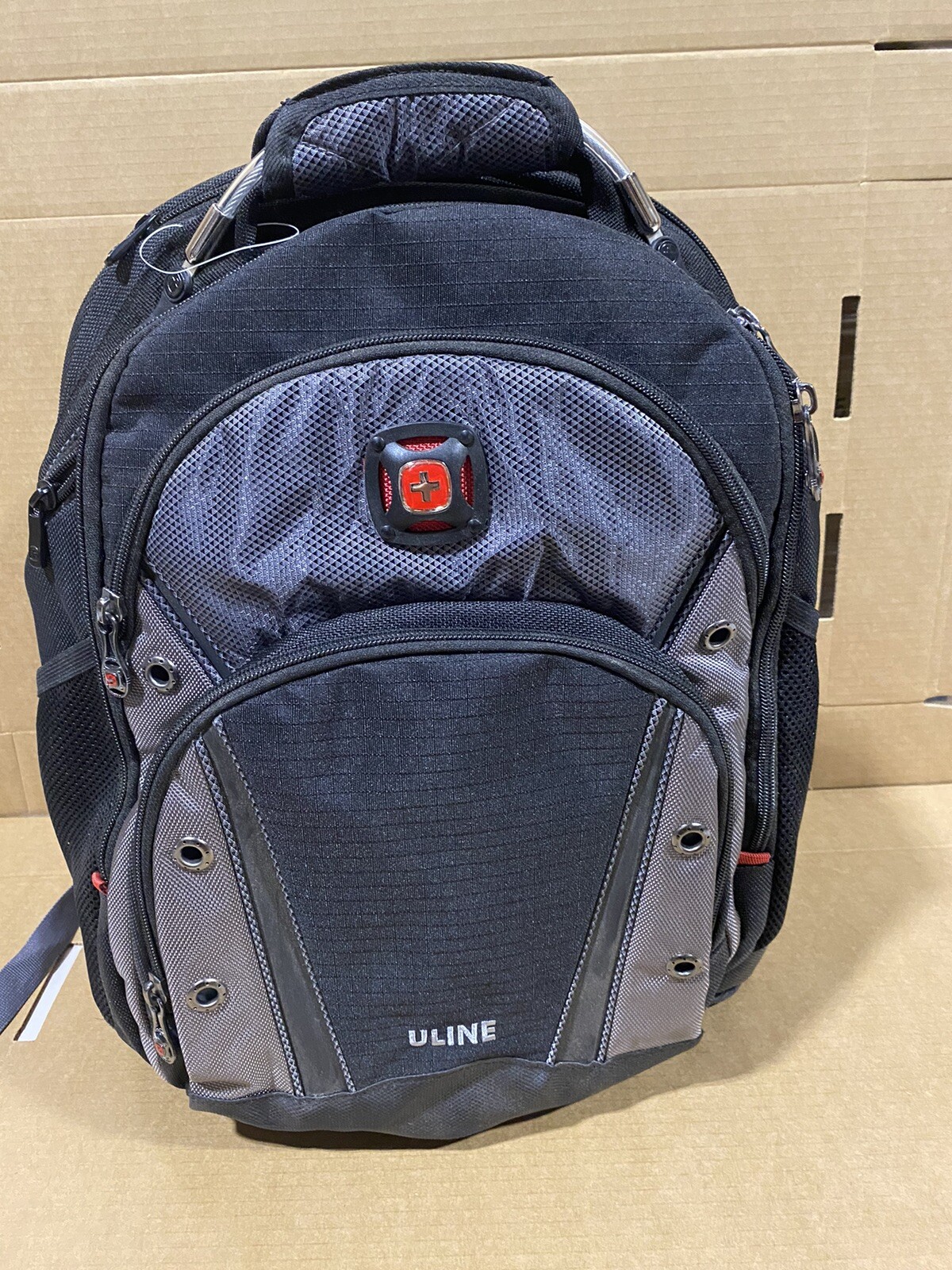 Swiss Gear WENGER Synergy 16 inch Laptop Backpack - Black/Gray.
